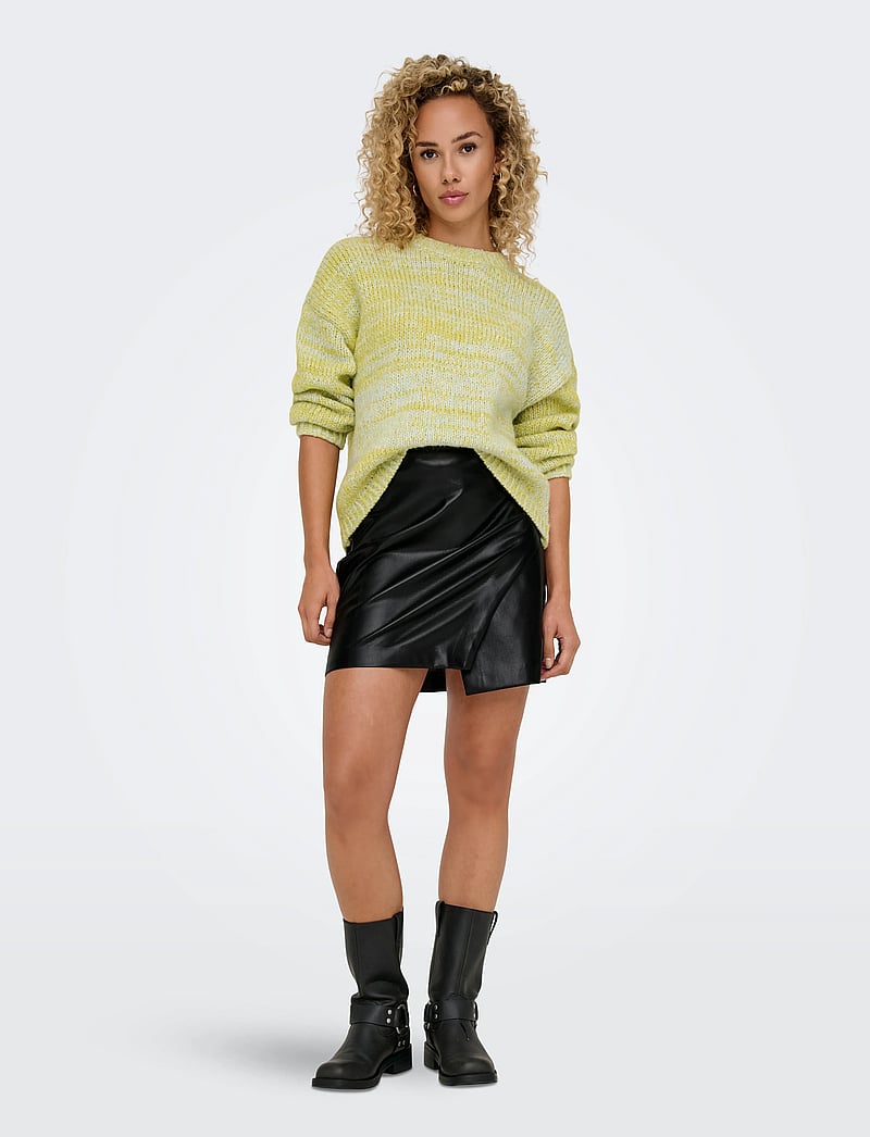 ONLY - ONLZETA HW FAUX LEA SKIRT CC PNT - korte nederdele - black - 5