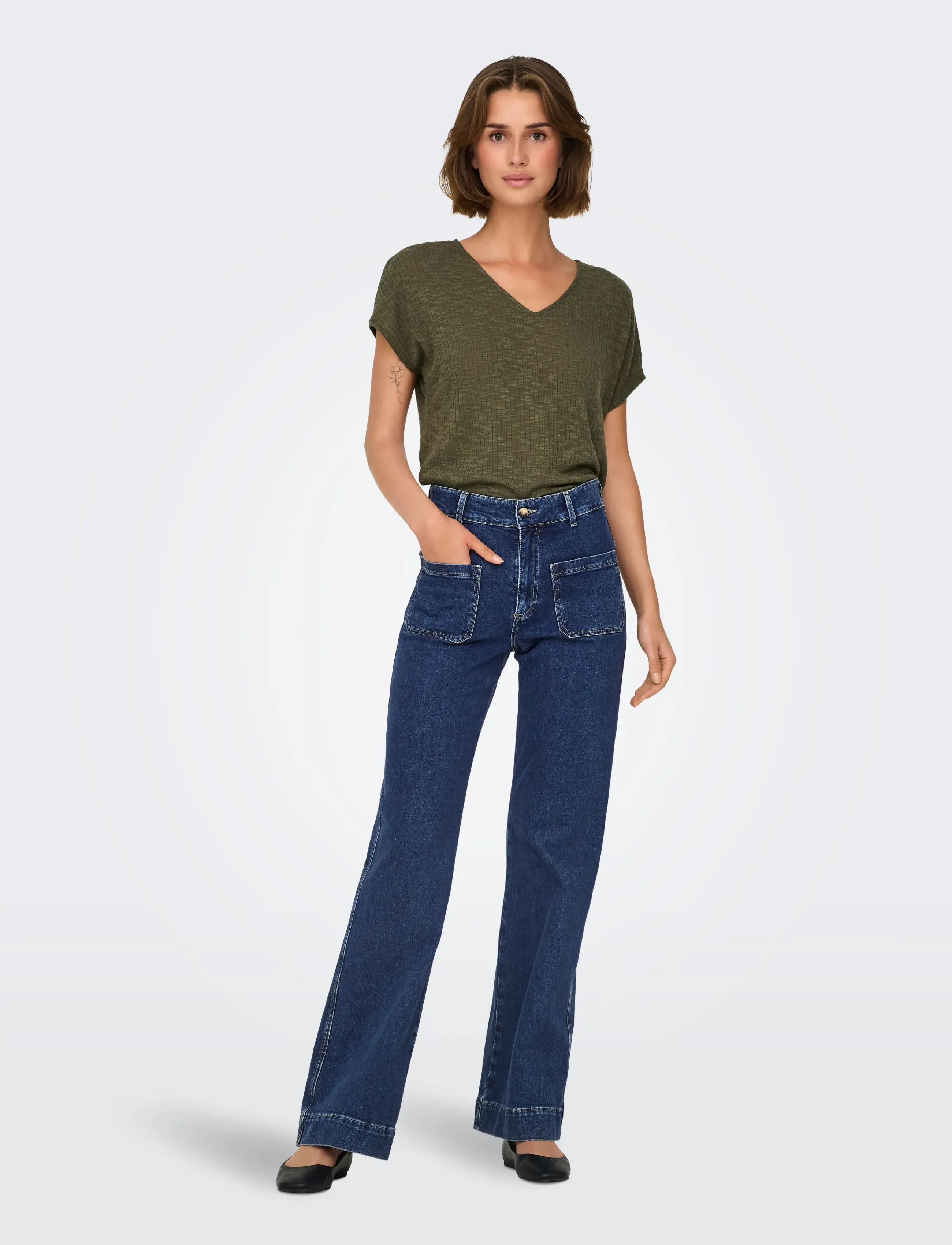 ONLY - ONLJUICY HW WIDE POCKET DNM JEANS CRO - pantalons larges - dark blue denim - 4