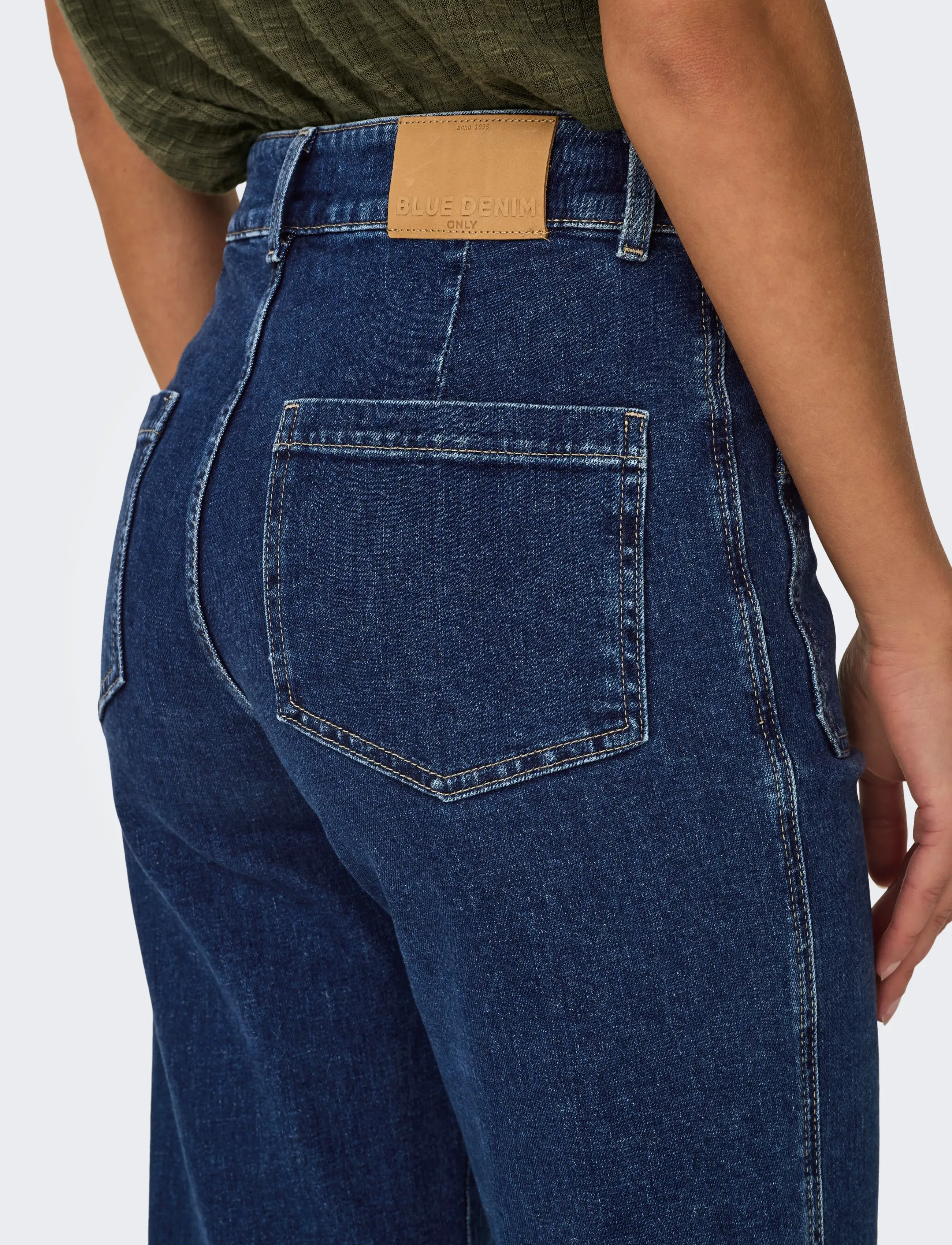 ONLY - ONLJUICY HW WIDE POCKET DNM JEANS CRO - pantalons larges - dark blue denim - 5