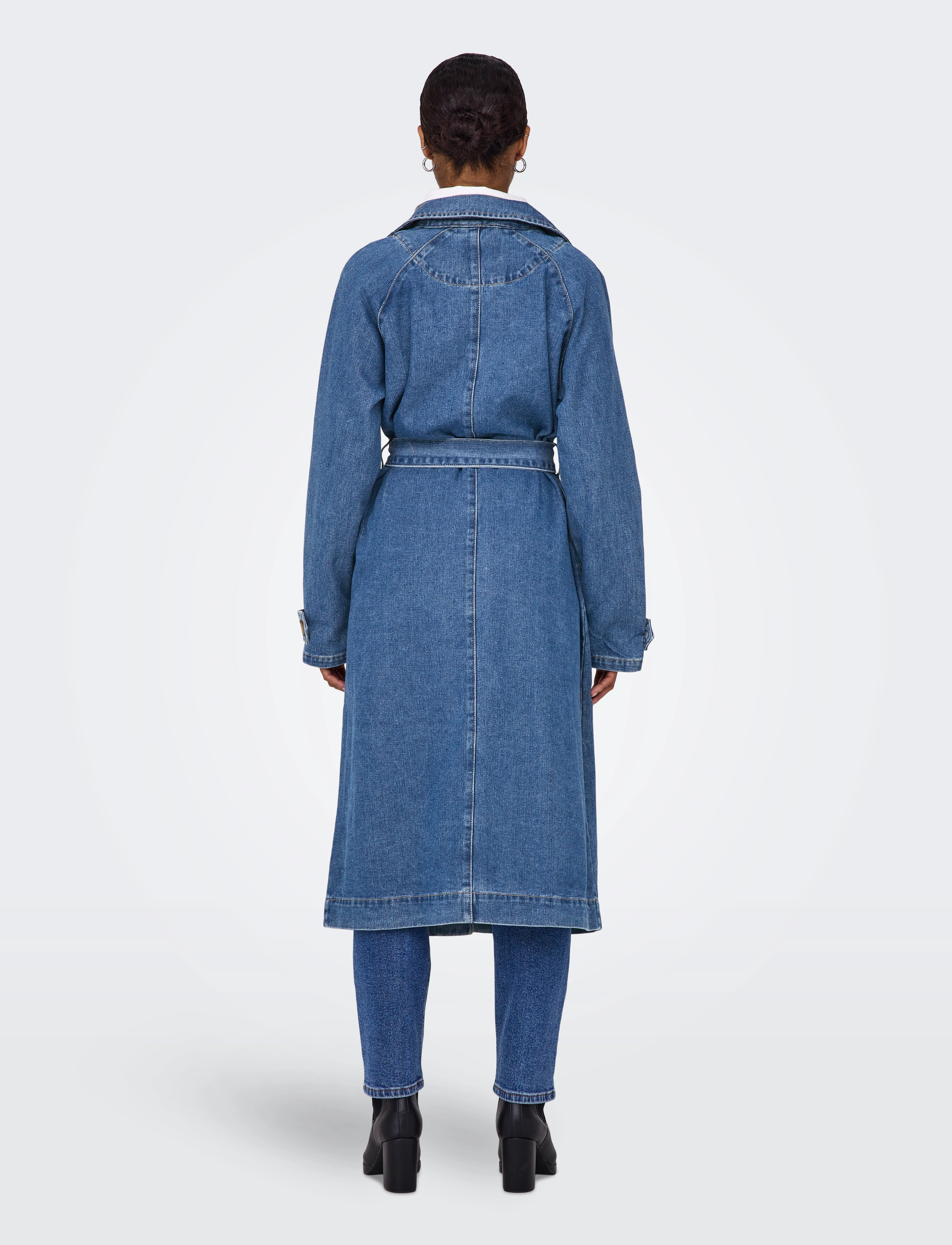 ONLY - ONLMALOU BELTED TRENCH DNM GUA NOOS - trenchcoats - medium blue denim - 3