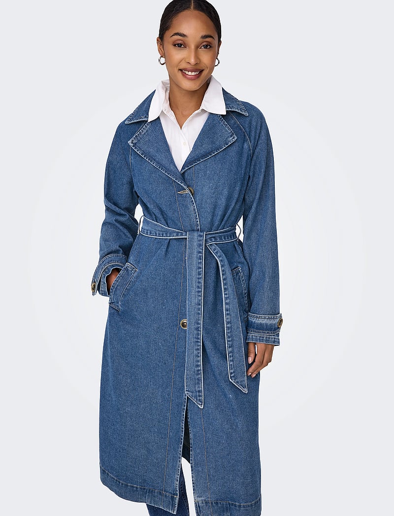ONLY - ONLMALOU BELTED TRENCH DNM GUA NOOS - trenchcoats - medium blue denim - 4