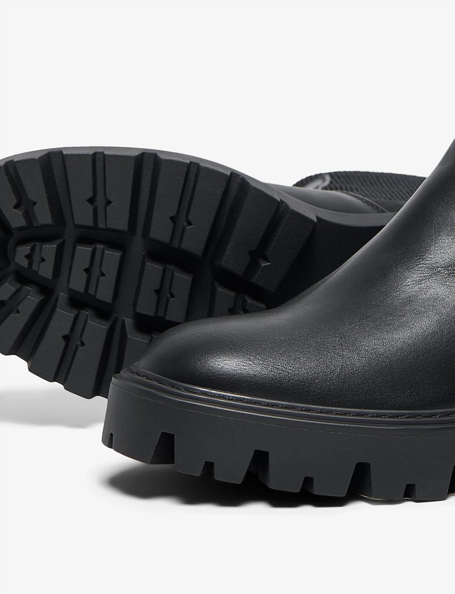 ONLY - ONLBETTY-7 PU CHELSEA BOOT - black - 4
