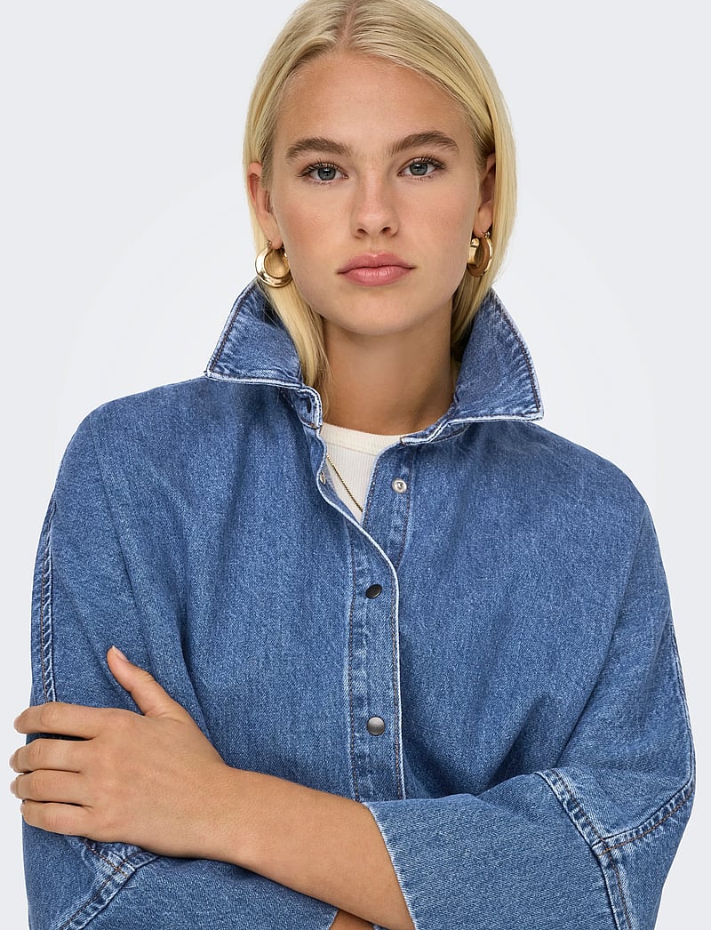 ONLY - ONLGRACE 3/4 DNM SHIRT CRO NOOS - denimskjorter - medium blue denim - 4
