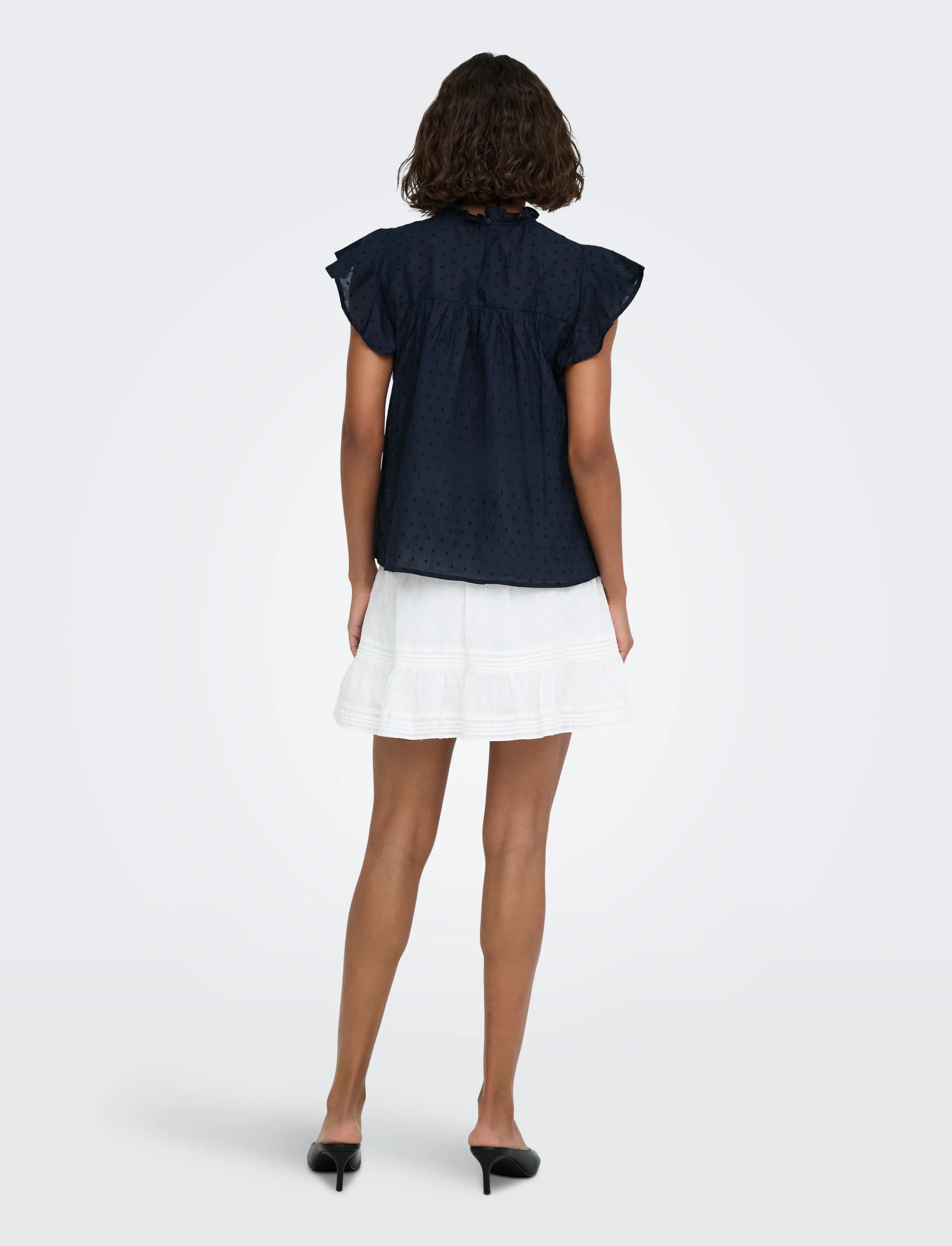 ONLY - ONLKATTI S/S DOBBY TOP WVN NOOS - kurzämlige blusen - night sky - 3
