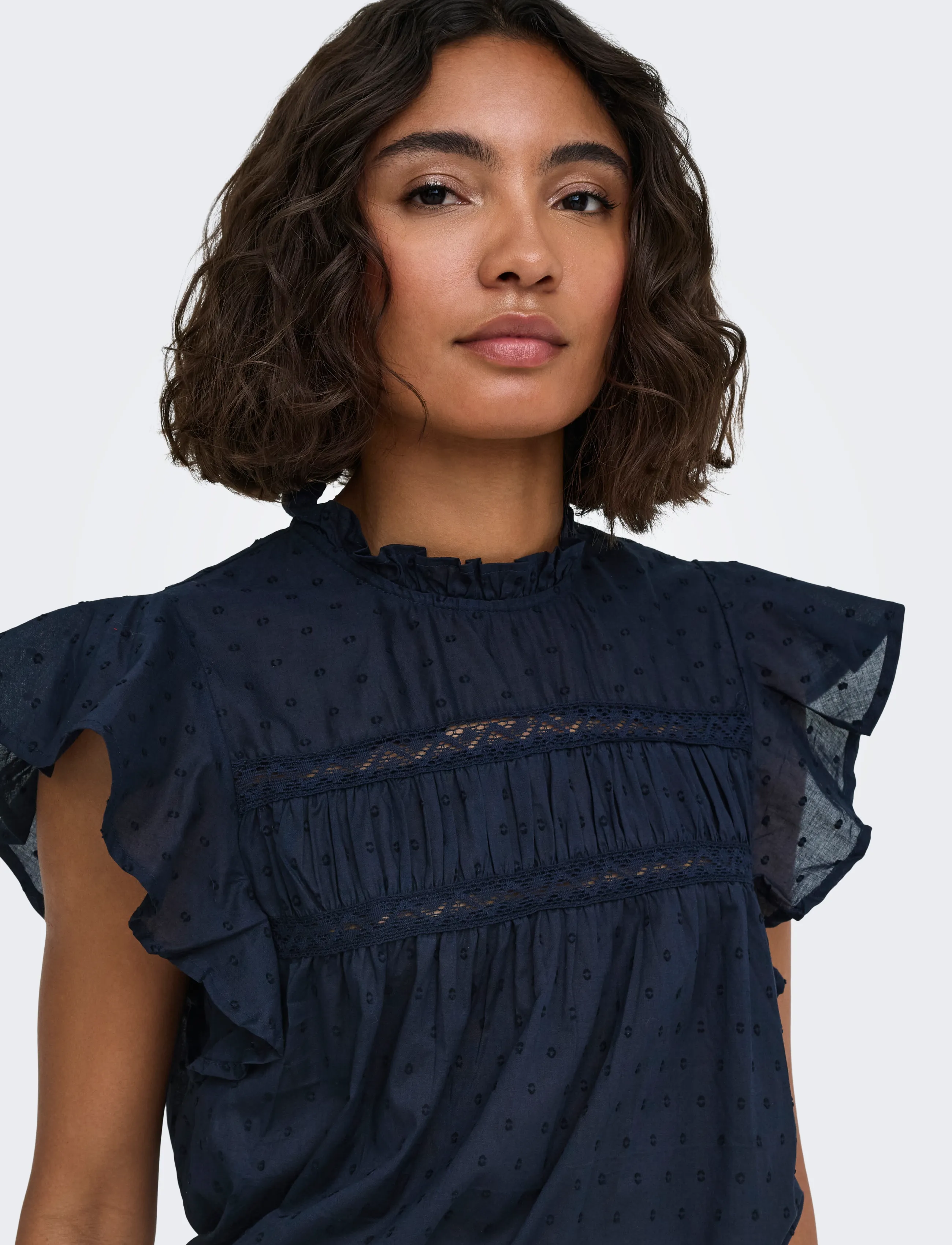 ONLY - ONLKATTI S/S DOBBY TOP WVN NOOS - kurzämlige blusen - night sky - 5