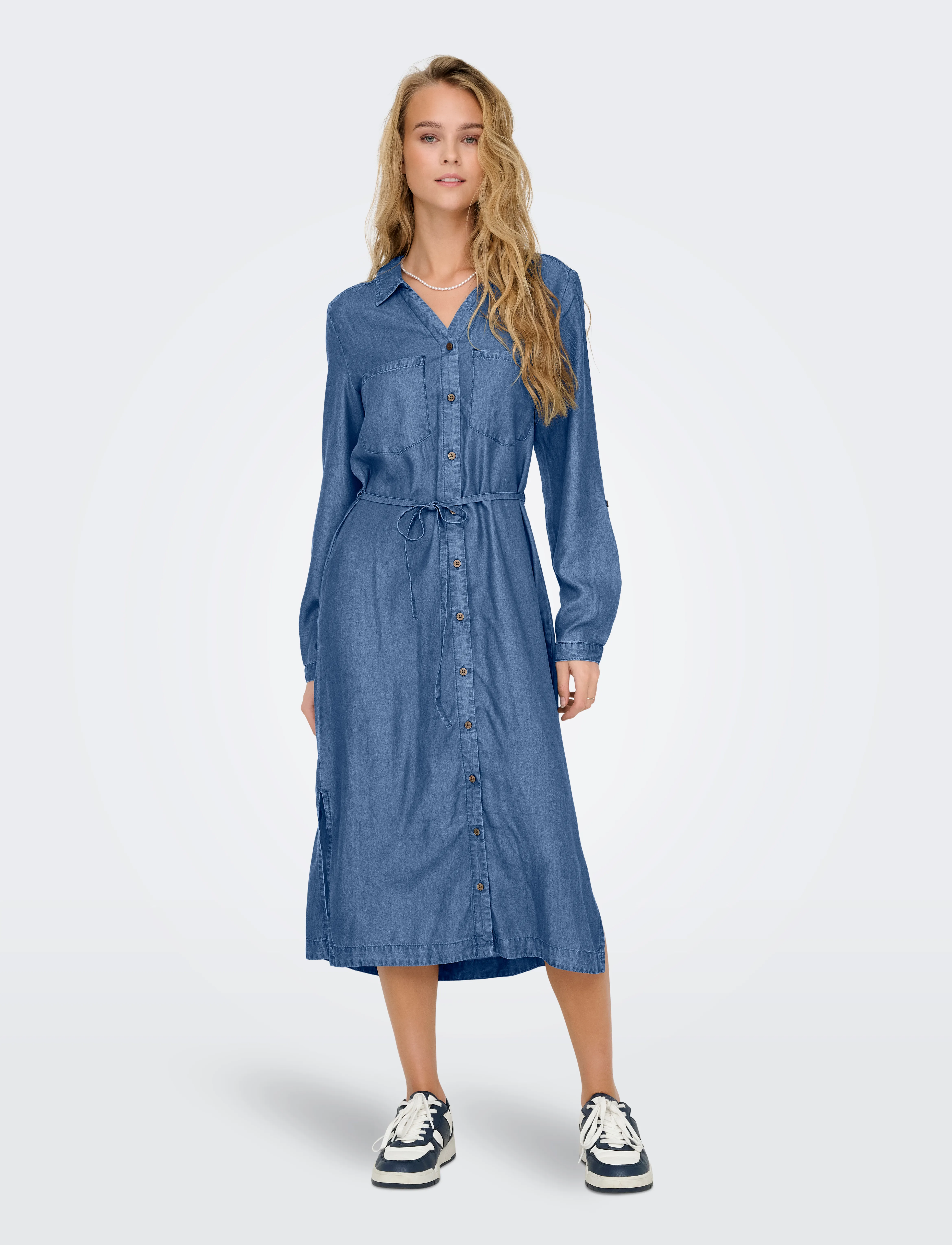 ONLY ONLCHARIS LIFE LS BEL SHIRT DRESS CC WVN - Kleider - MEDIUM BLUE DENIM / blue