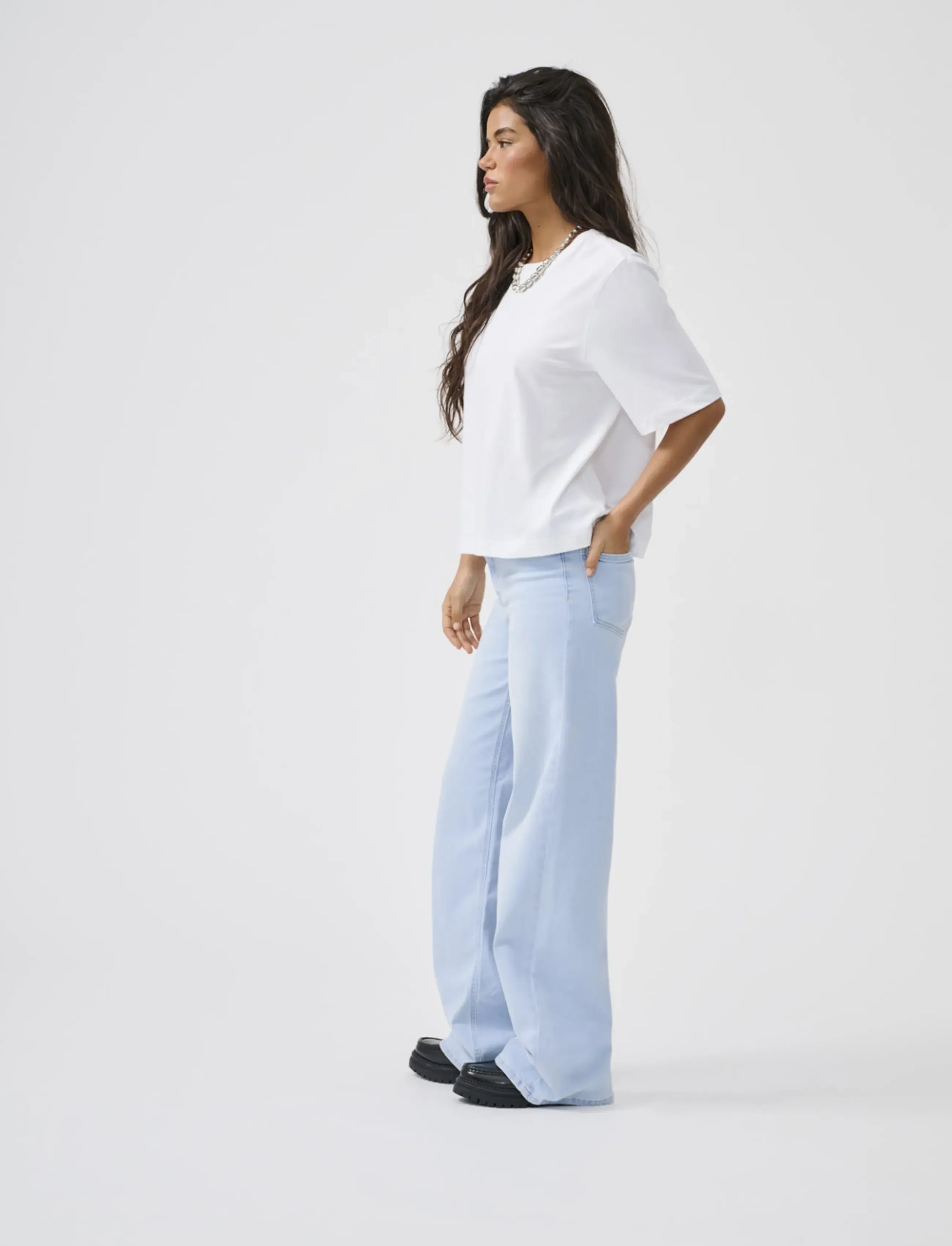 ONLY ONLMADISON BLUSH HW WIDE DNM CRO495 NOOS - Jeans - LIGHT BLUE BLEACHED DENIM / blue