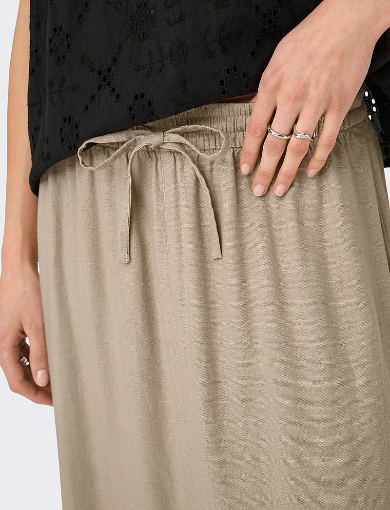 ONLY - ONLCARO HW LINEN BL LONG SKIRT CC PNT - maxi röcke - oxford tan - 4
