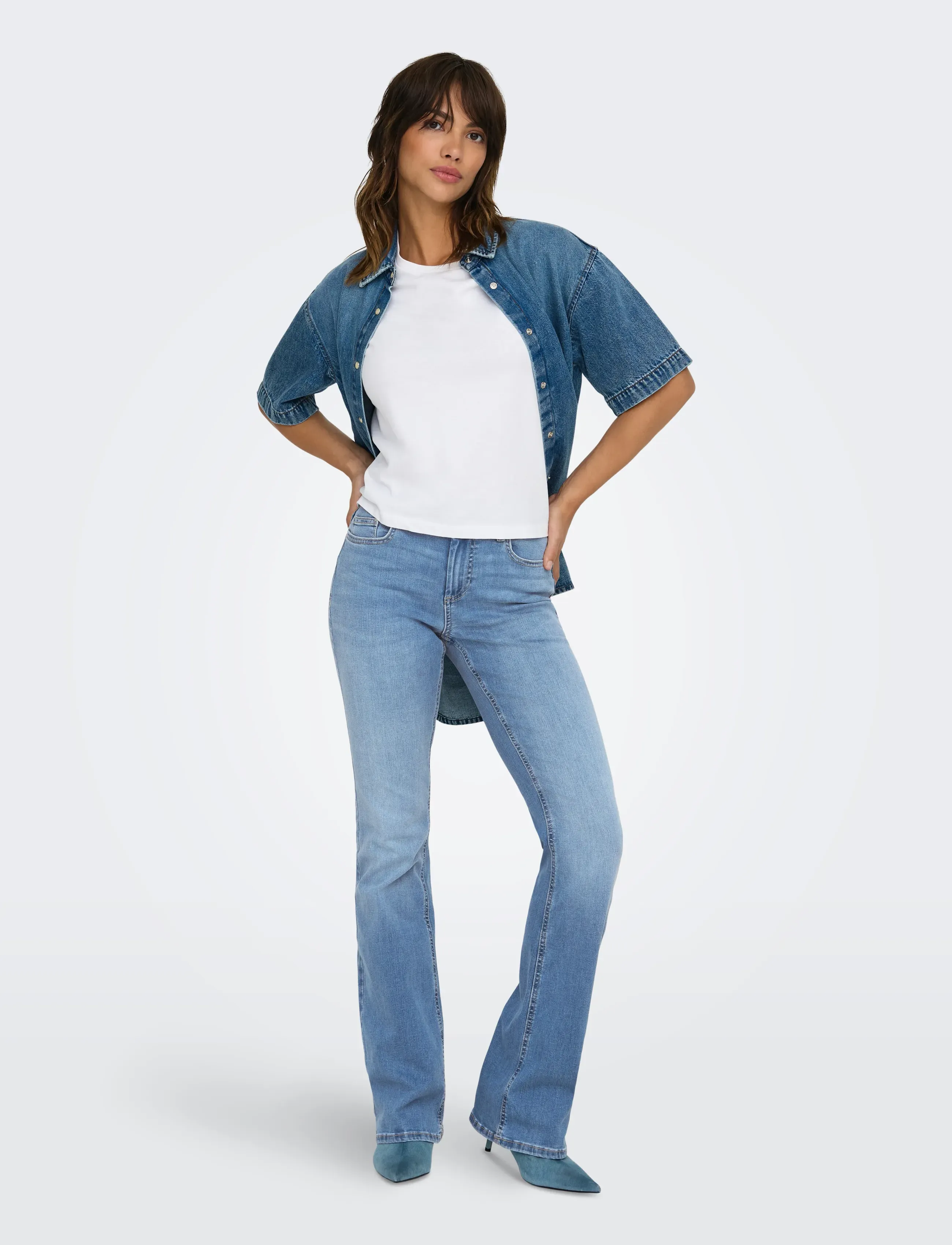 ONLY - ONLBLUSH MW B-P FLARED TAI222 DNMNOOS - schlaghosen - medium blue denim - 5