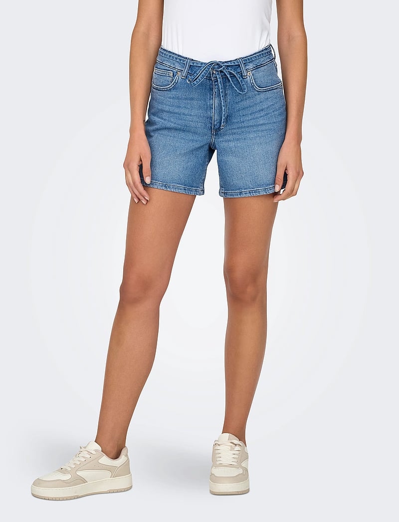 ONLY - ONLGIANNA MW BELTED SHORTS AZG DNM NOOS - jeansshorts - medium blue denim - 0