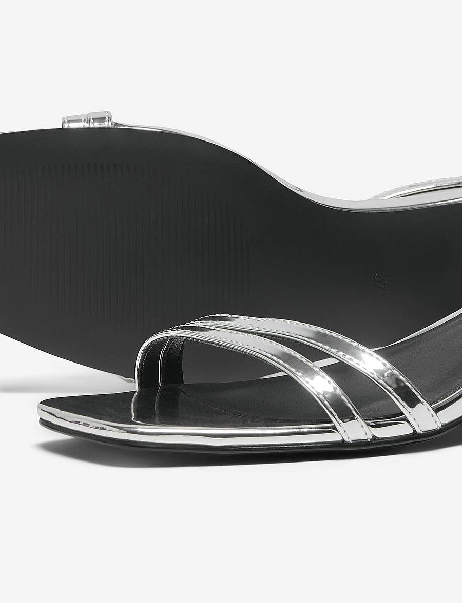 ONLY - ONLAYLIN-5 PU STRAPPY HEELED SANDAL - sandaletten - silver - 4