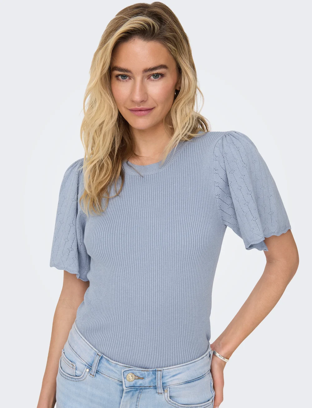 ONLY - ONLANJELICA SS DETAIL O-NECK KNT - t-shirts - soft chambray - 4