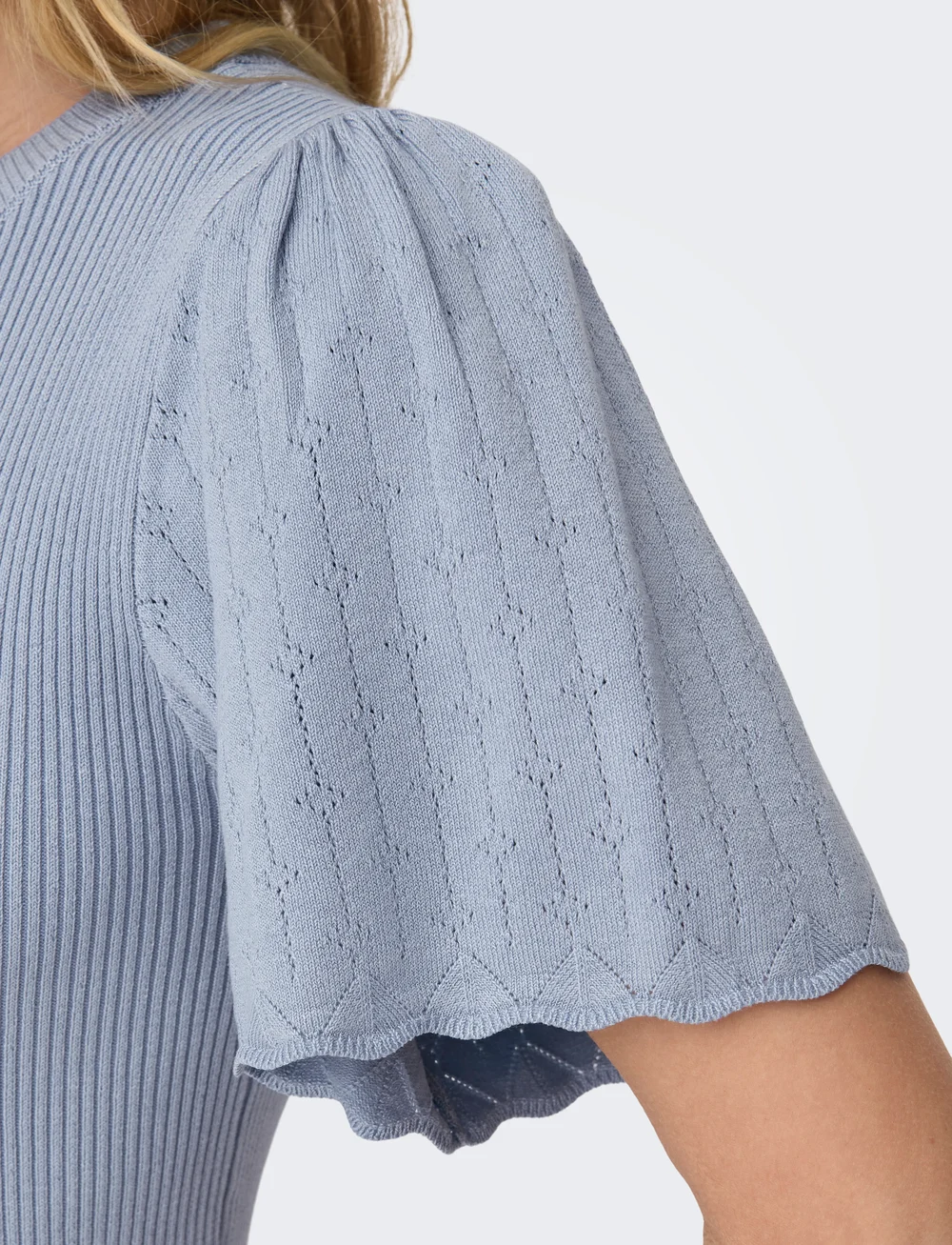 ONLY - ONLANJELICA SS DETAIL O-NECK KNT - t-shirts - soft chambray - 5