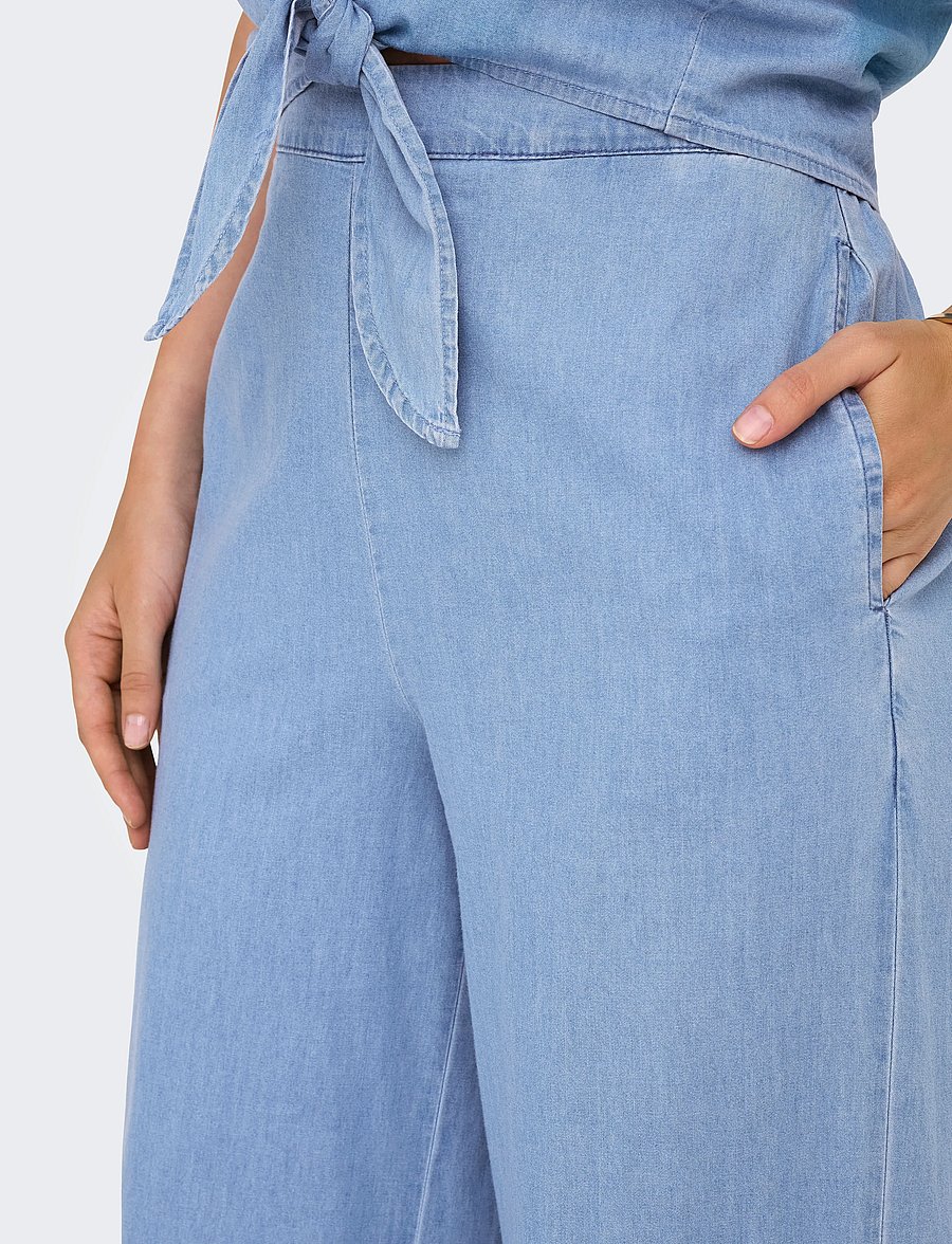 ONLY - ONLNOVA AZURE CHIARA PANT PTM - hose mit geradem bein - light blue denim - 5
