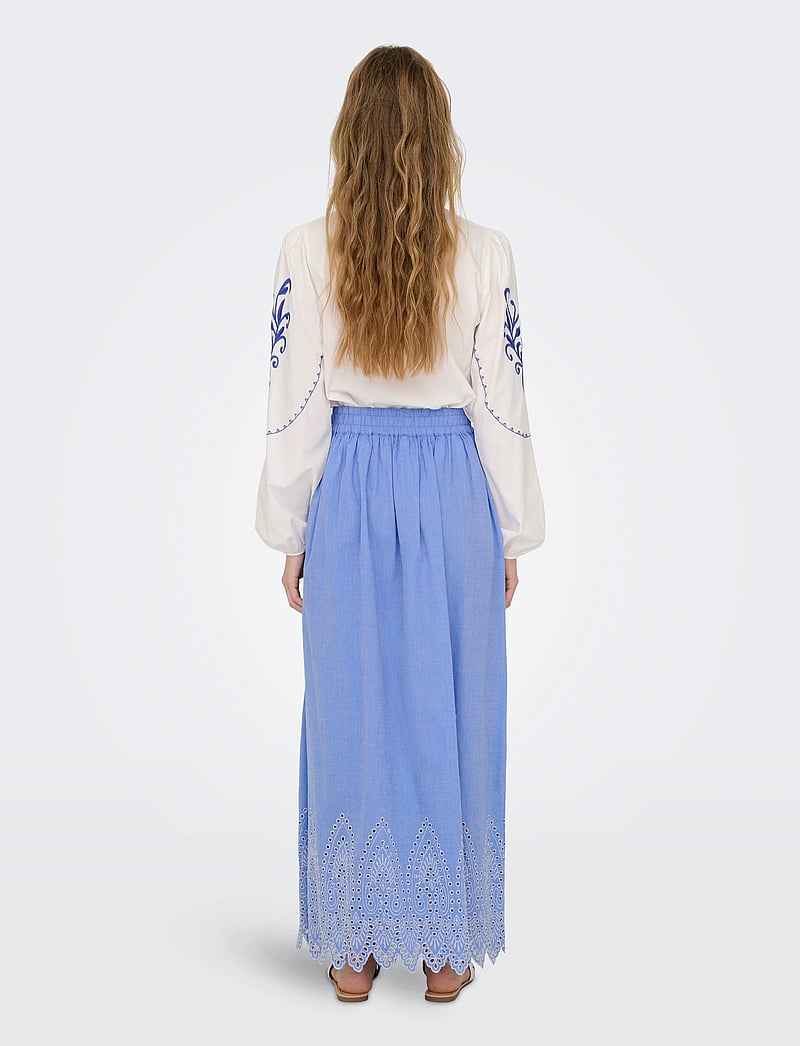 ONLY - ONLTULUM EMB MAXI SKIRT WVN - maxi röcke - blue bonnet - 3