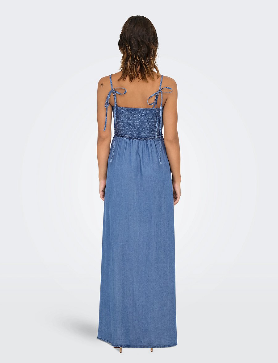 ONLY - ONLCHARIS LIFE SMOCK MAXI DRESS WVN - suvekleidid - medium blue denim - 3