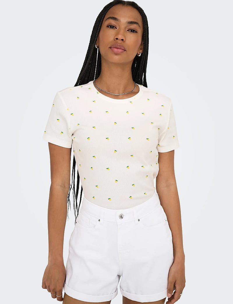 ONLY - ONLFENJA S/S AOP TOP JRS NOOS - t-shirts - cloud dancer - 5
