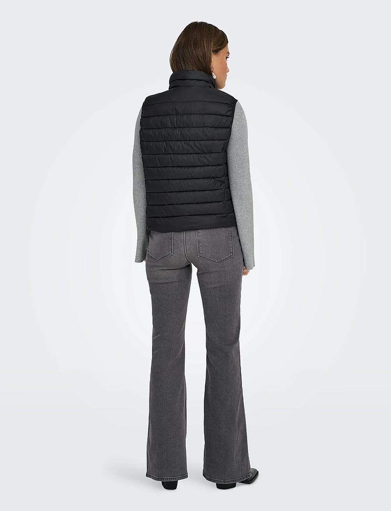 ONLY - ONLTAHIA LW QUILTED WAISTCOAT OTW NOOS - frühlingsjacken - black - 3
