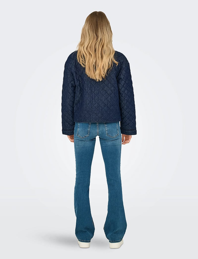 ONLY - ONLHALLIE QUILTED DNM JACKET AKM NOOS - forårsjakker - dark blue denim - 3