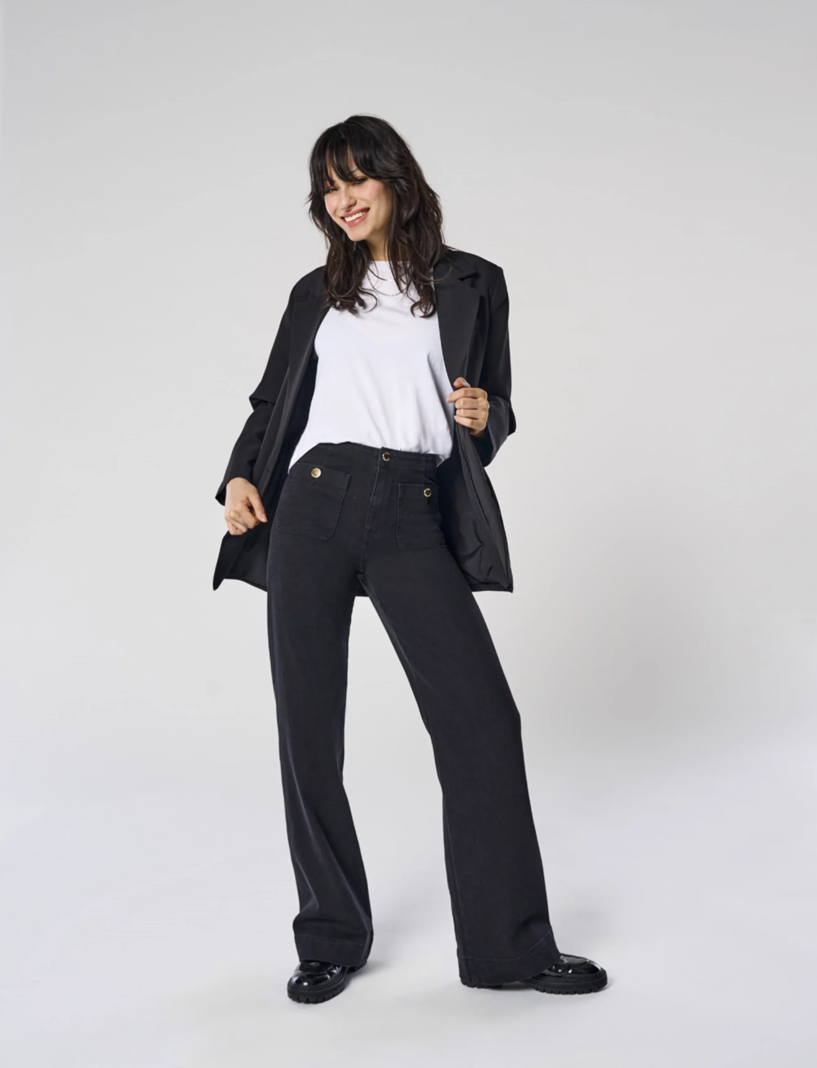 ONLY ONLMADELINE HW WD POCKET DNM GUA554 NOOS - Hosen mit weitem Bein - BLACK DENIM / black