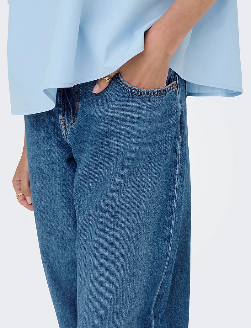 ONLY - ONLMAGDEBURG REG WIDE DNM PIM512 MOCH - hosen mit weitem bein - medium blue denim - 5