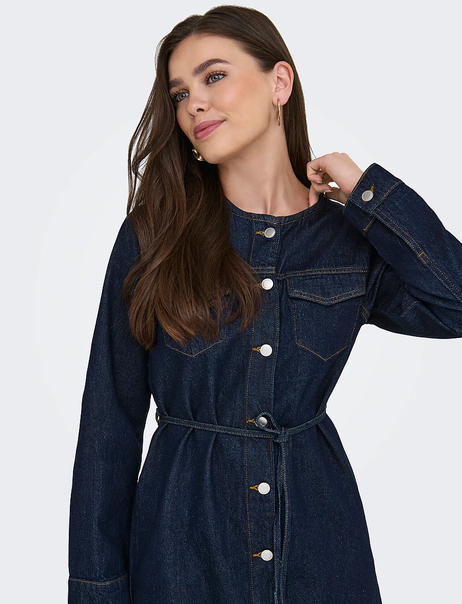 ONLY - ONLMINNIE NO COLLAR BELT DENM DRESS - robes chemises - dark blue denim - 5