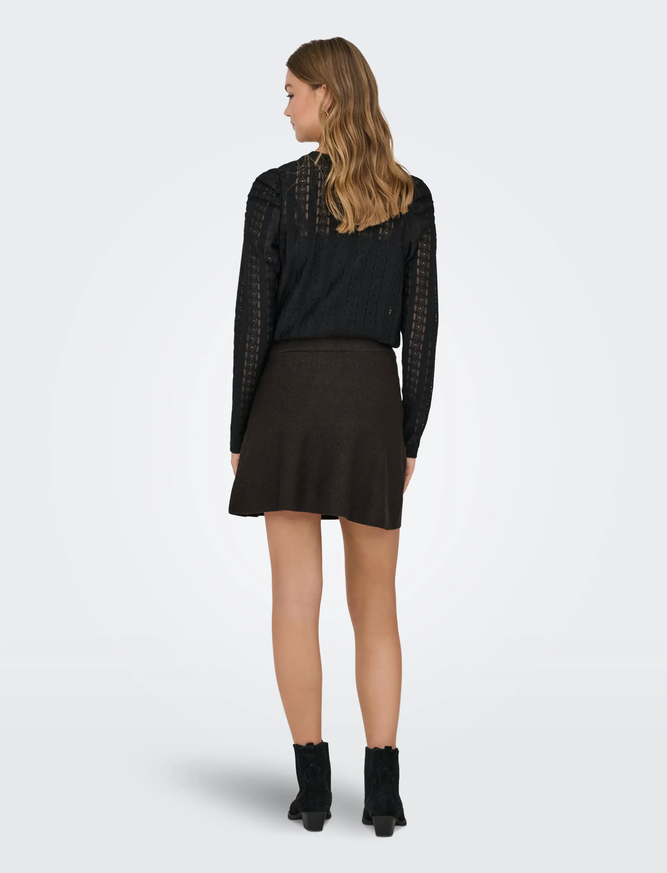 ONLY - ONLCOSIMA SHORT SKATER SKIRT EX KNT - miniseelikud - chocolate torte - 3