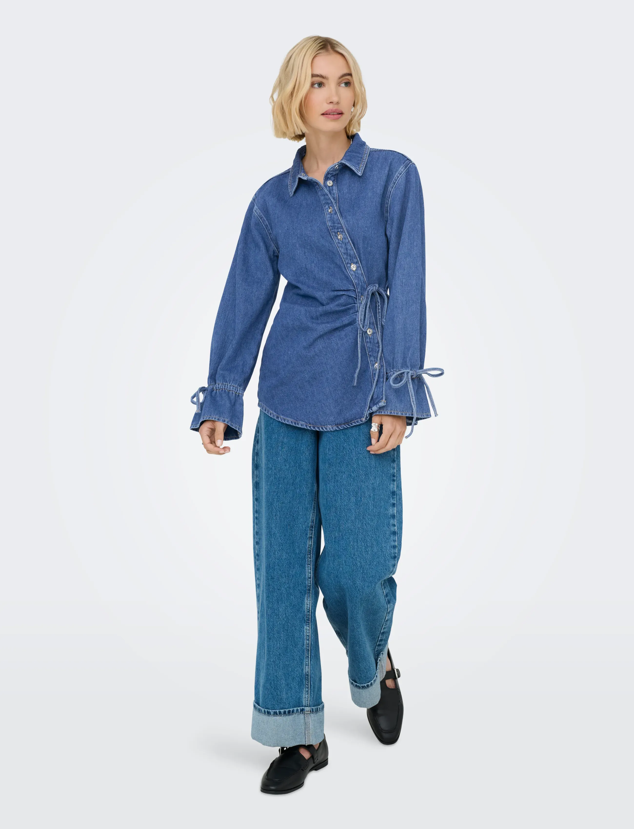 ONLY - ONLSMILLA LS ASYM TIE SHIRT DNM CS SIK - jeansskjortor - medium blue denim - 4