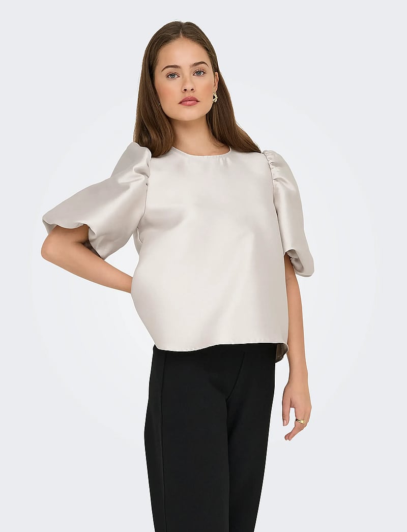 ONLY - ONLMANNY 2/4 HEAVY SATIN TOP WVN CS - kurzämlige blusen - pumice stone - 0