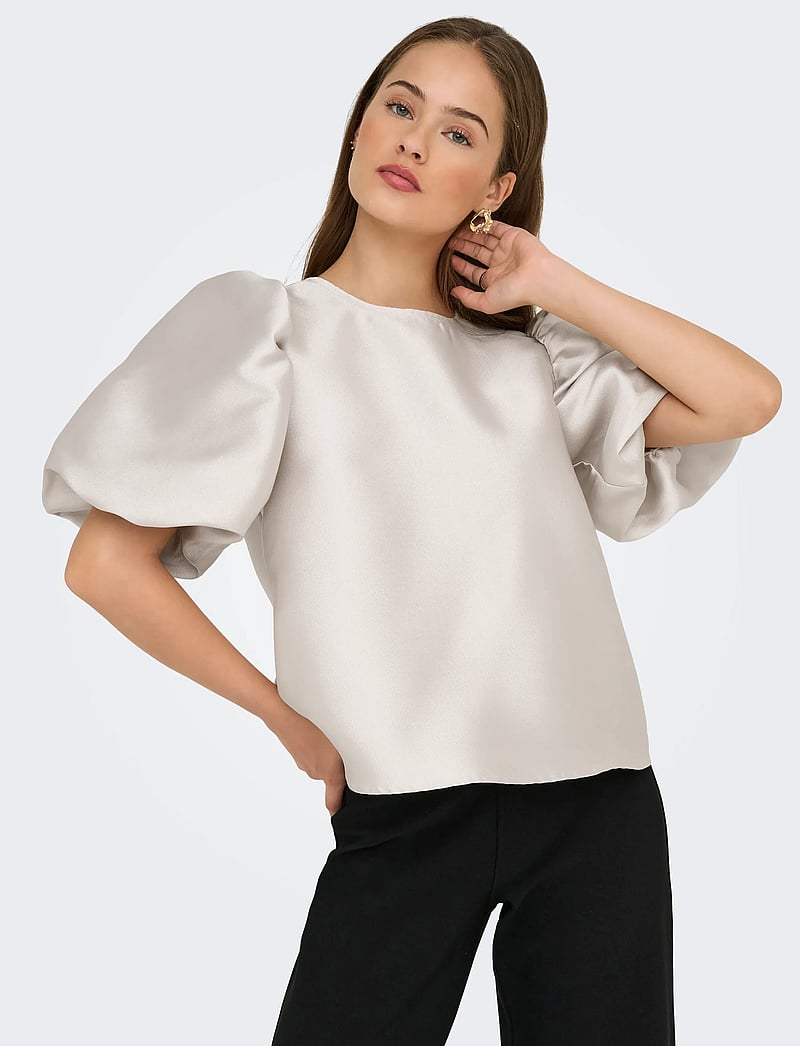 ONLY - ONLMANNY 2/4 HEAVY SATIN TOP WVN CS - kurzämlige blusen - pumice stone - 4
