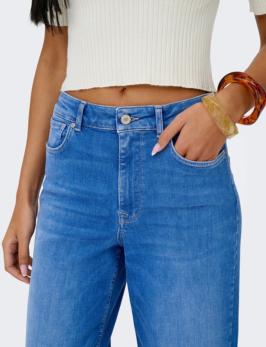 ONLY - ONLMADISON BLUSH HW WIDE DNM REA262 NOOS - hosen mit weitem bein - special bright blue denim - 5