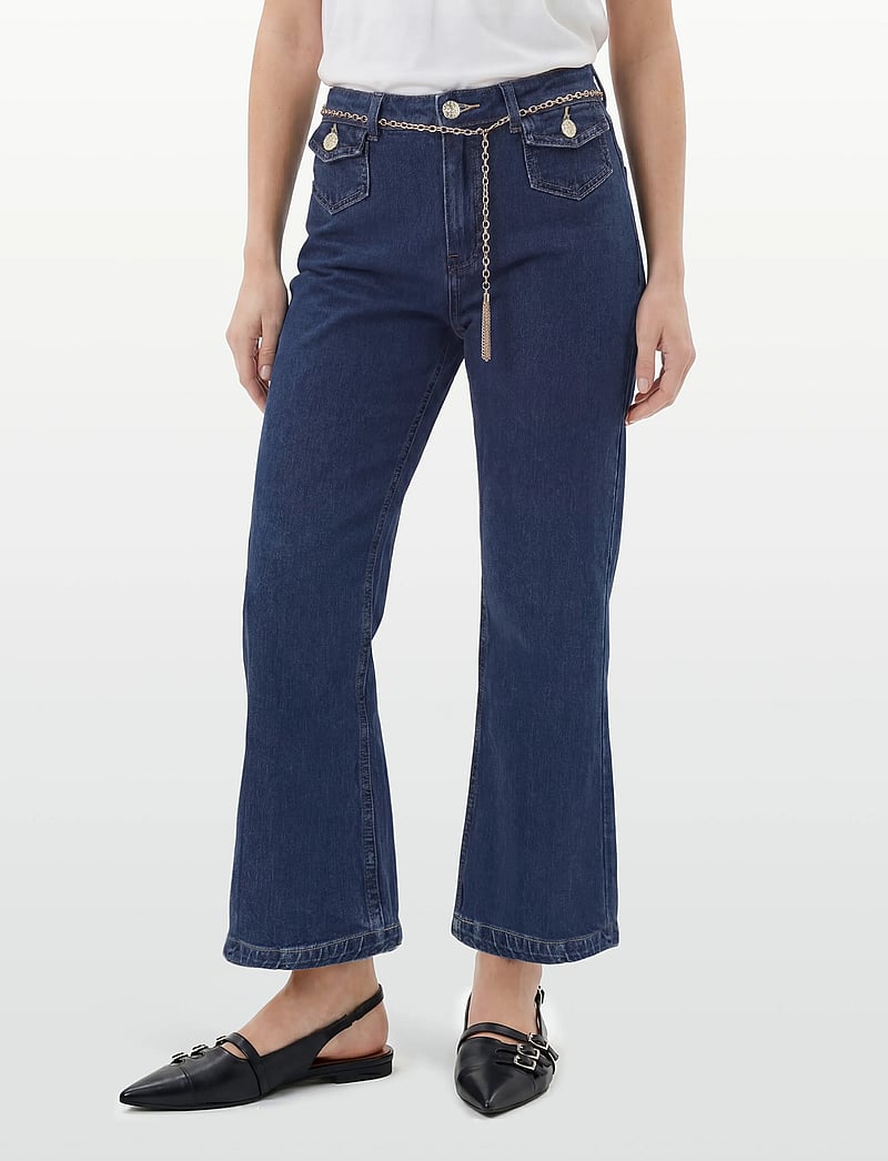 ONLY - ONLEMILY HW CROP FLARE BELT DNM MAE - Útvíðar gallabuxur - medium blue denim - 3
