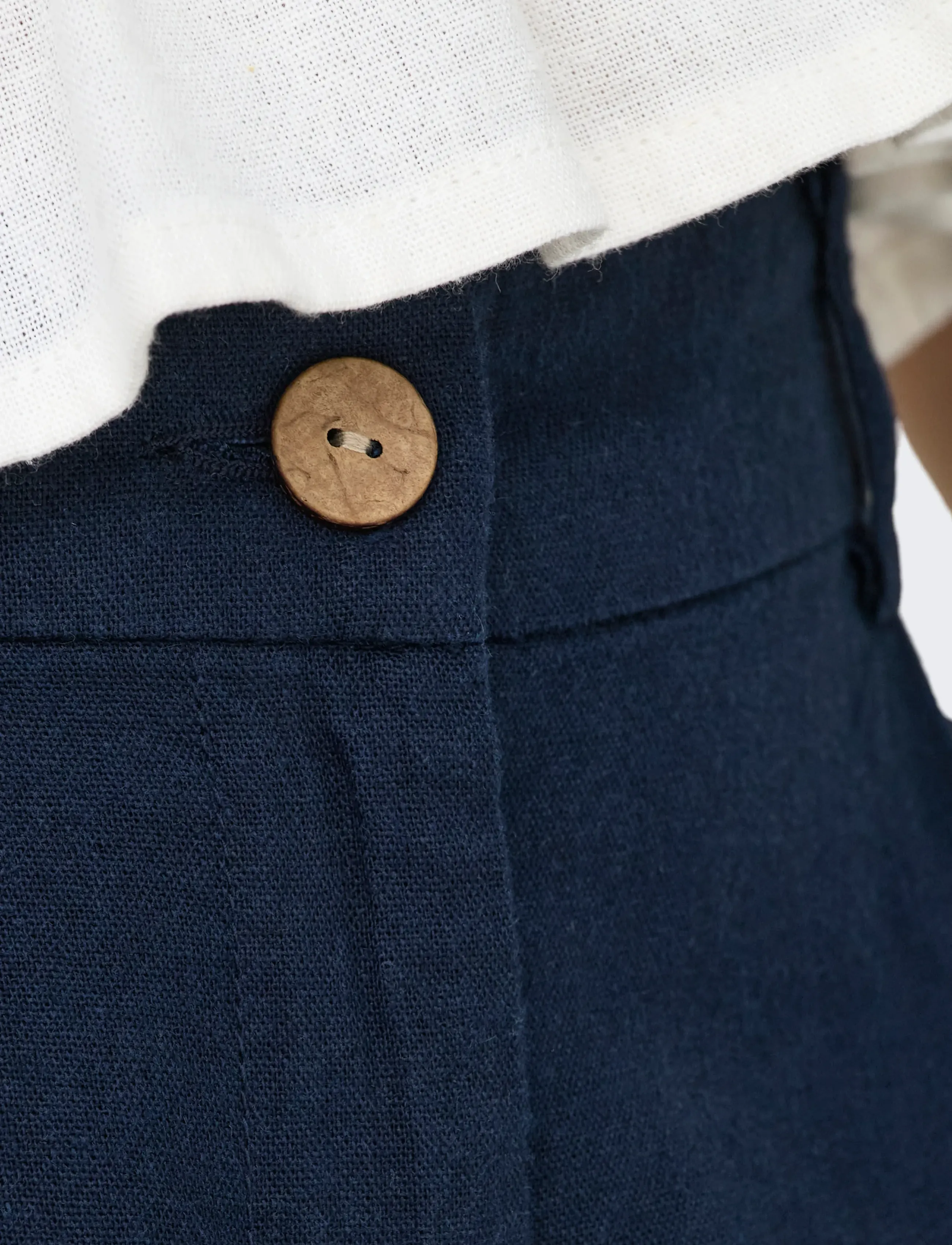 ONLY - ONLGOA HW LINEN BL LONG SHORTS CC TLR - linased lühikesed püksid - navy blazer - 5