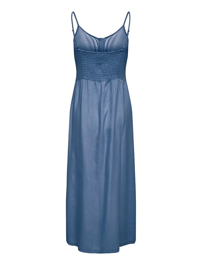 ONLY - ONLCHARIS LIFE LONG STRAP DRESS WVN CC - sukienki letnie - medium blue denim - 1