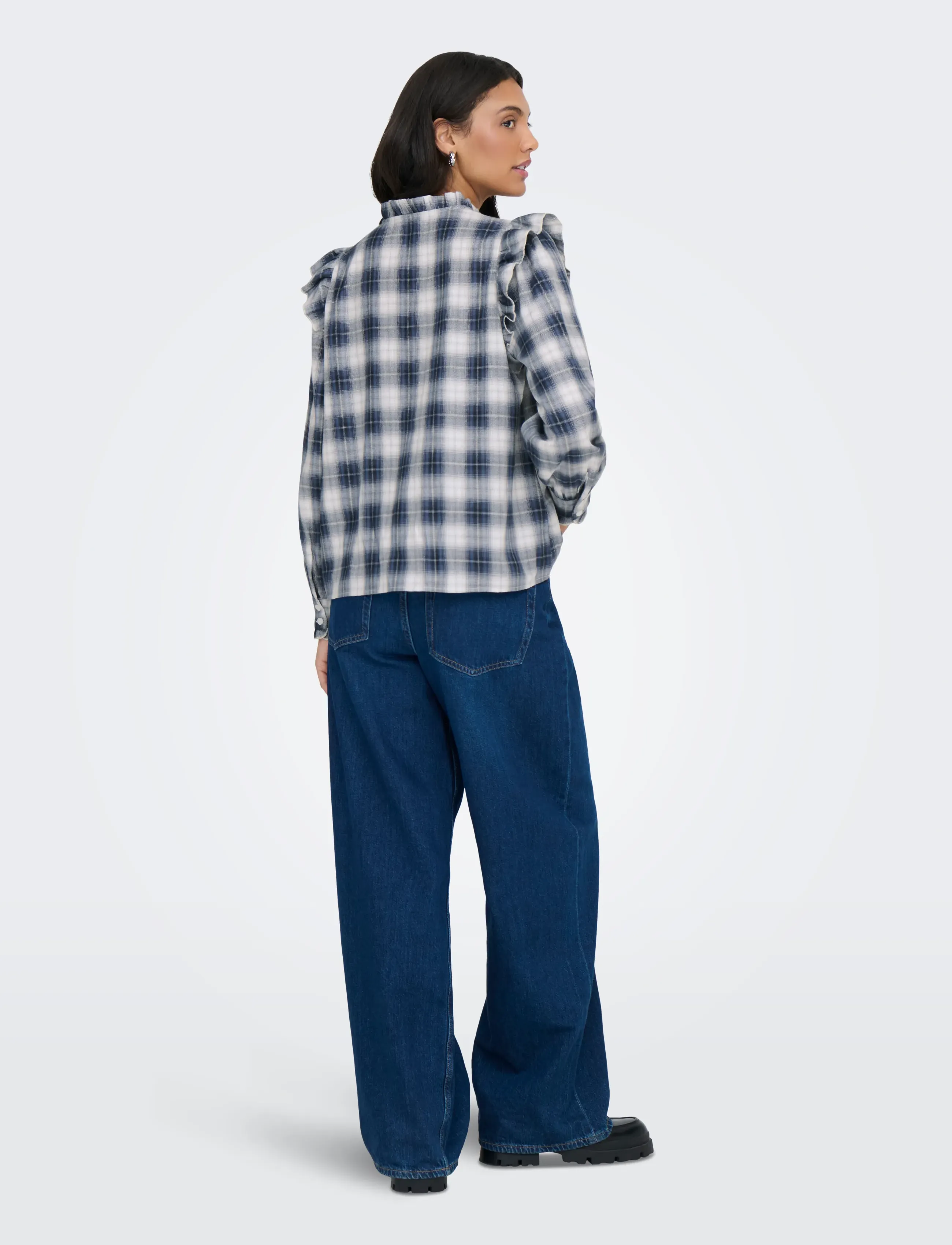 ONLY - ONLFIGA L/S FLOUNCE TOP WVN - pitkähihaiset kauluspaidat - cloud dancer - 3