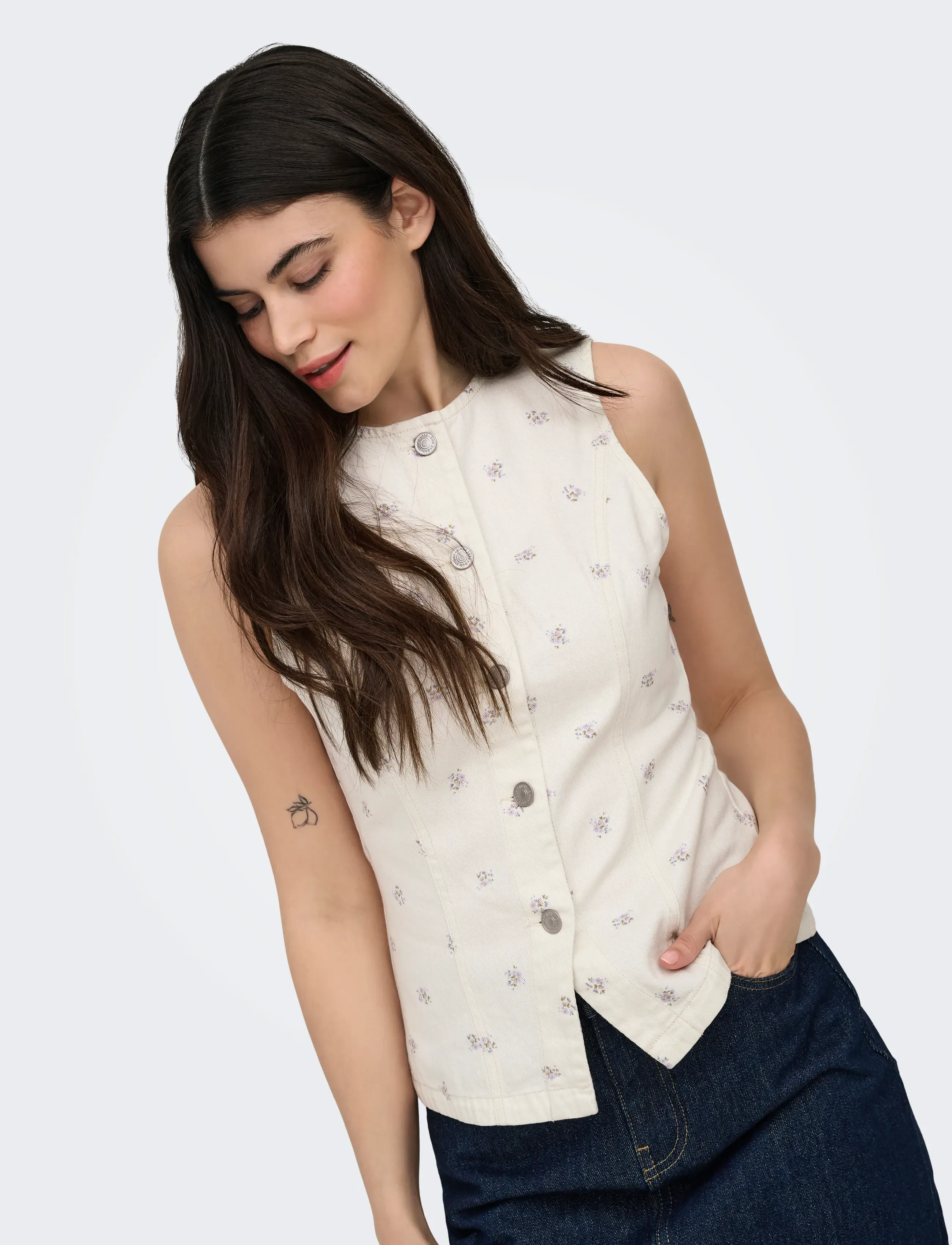 ONLY Onlnaomi Aop Waistcoat Otw linnen dam – bild 6
