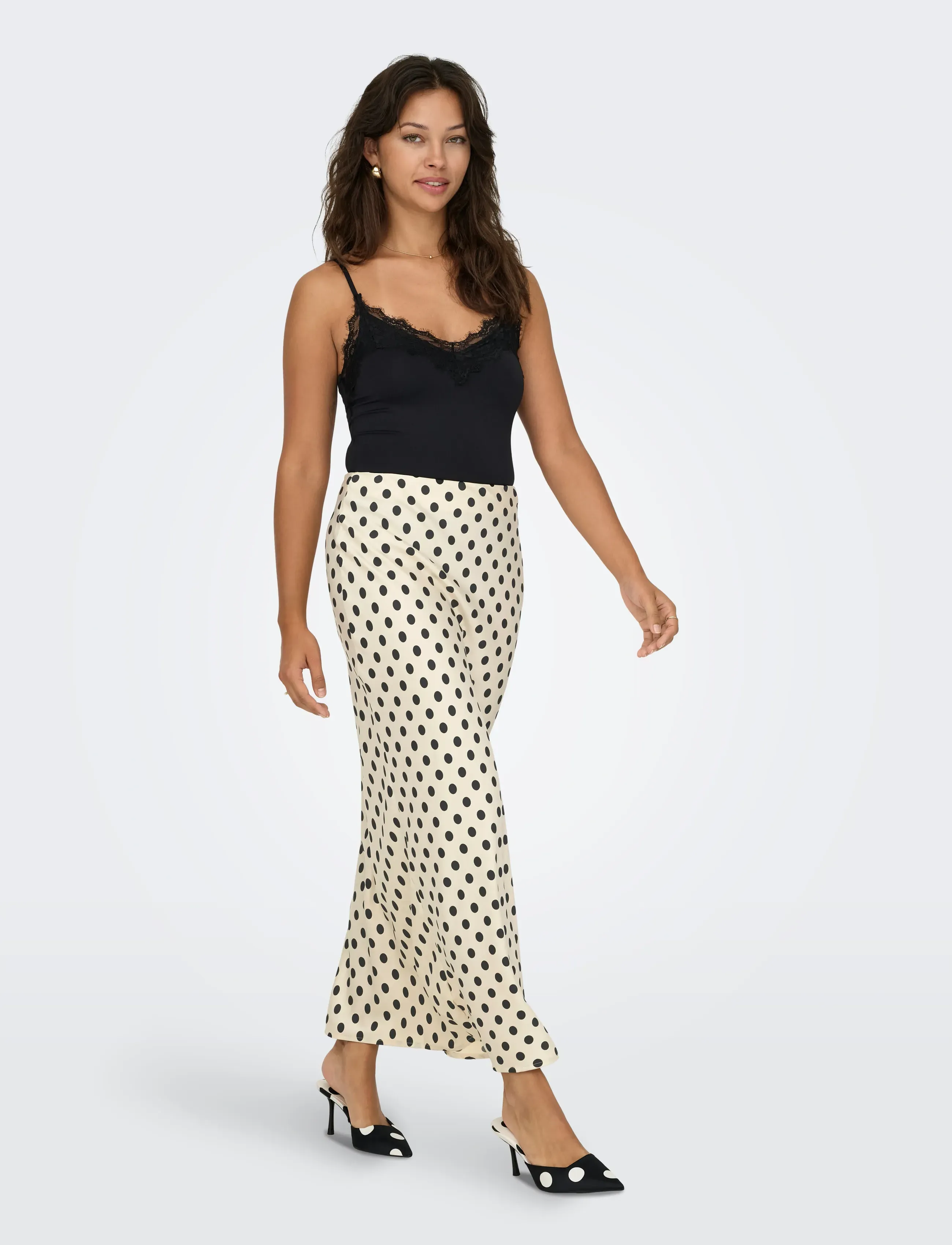 ONLY - ONLLYDIA LONG SATIN SKIRT WVN - maxi nederdele - frosted almond - 4