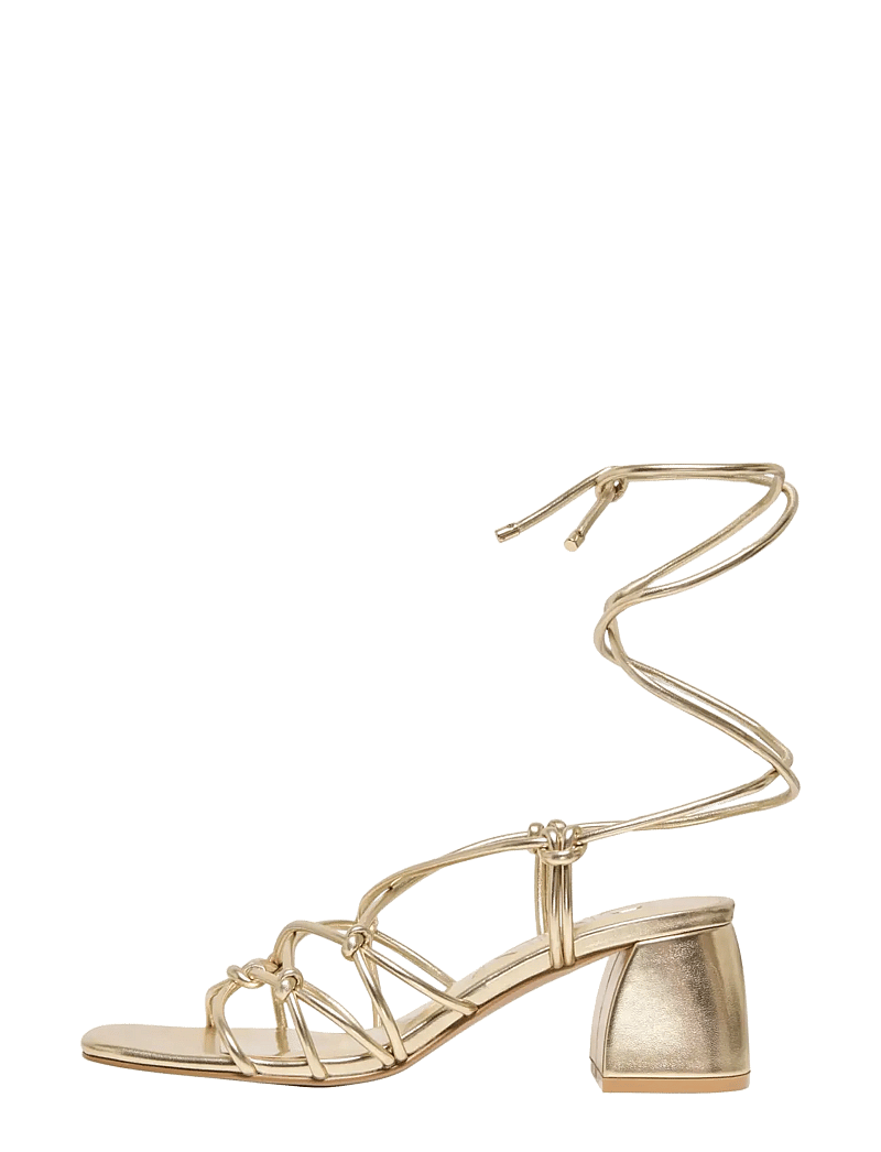 ONLY - ONLAVERY-3 PU WRAP AROUND HEELED SANDAL - sandaletten - gold colour - 0
