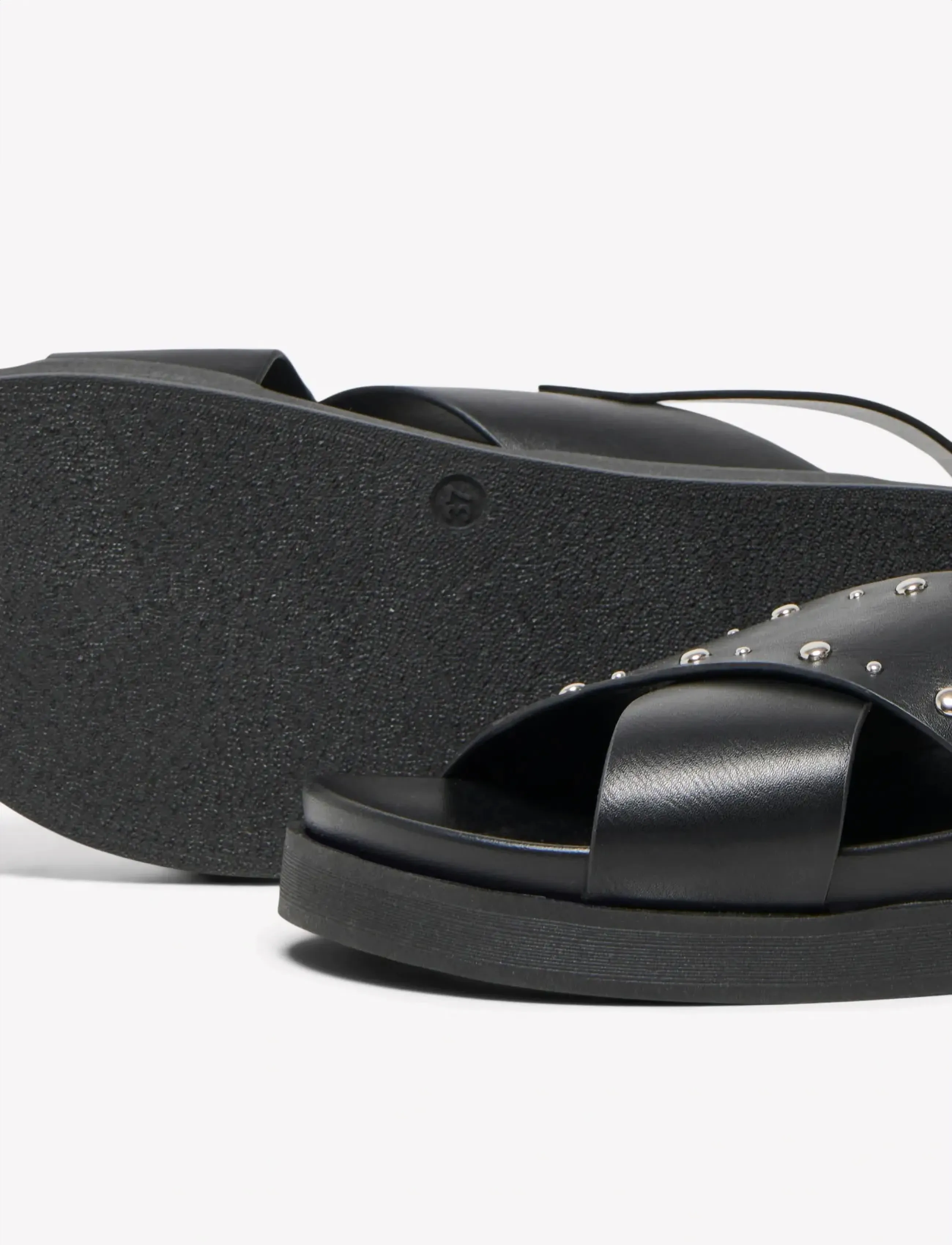ONLY - ONLMINNIE-19 STUDS CROSS STRAP SANDAL - platta sandaler - black - 3