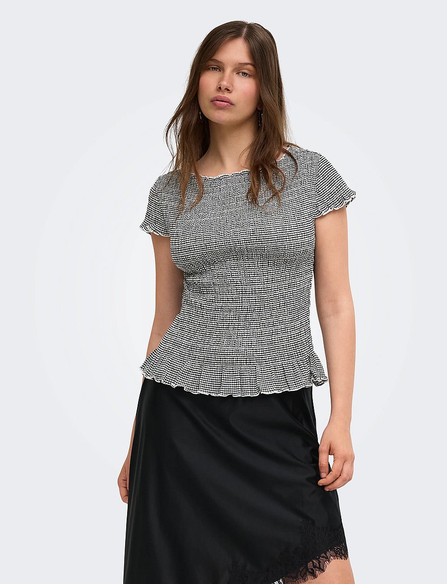 ONLY - ONLCELLE CAP SMOCK BOATNECK TOP JRS - crop tops - black - 0