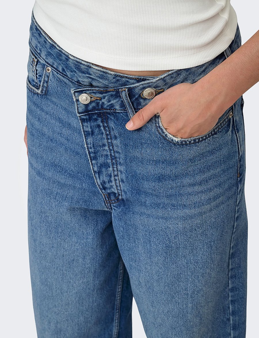 ONLY - ONLAMBER LW ASYM OVERSIZ BAGGY DNM TAI - pantalons larges - medium blue denim - 5