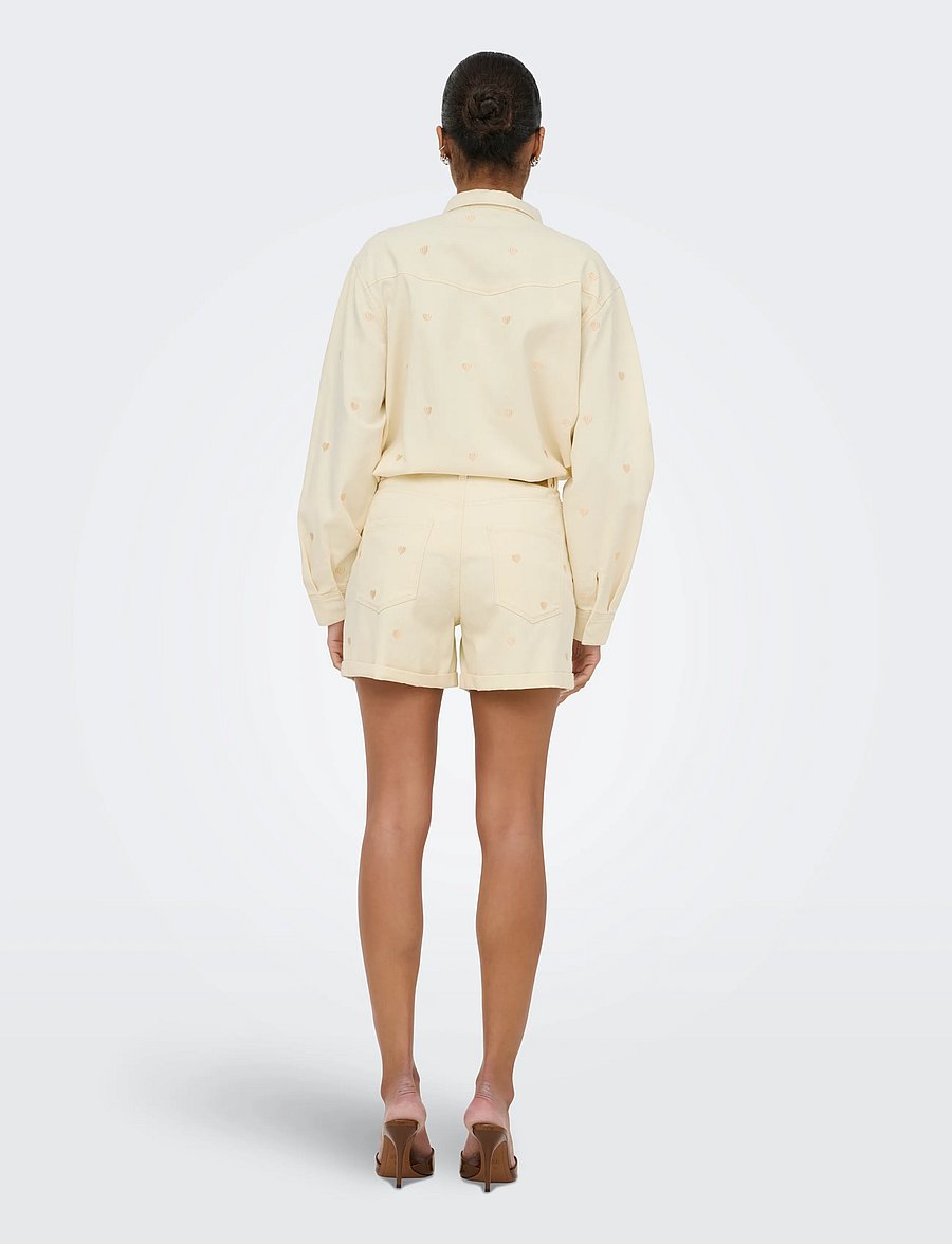 ONLY - ONLVEGA HW EMBROIDERY DNM SHORTS GUANOOS - jeansshorts - ecru - 3