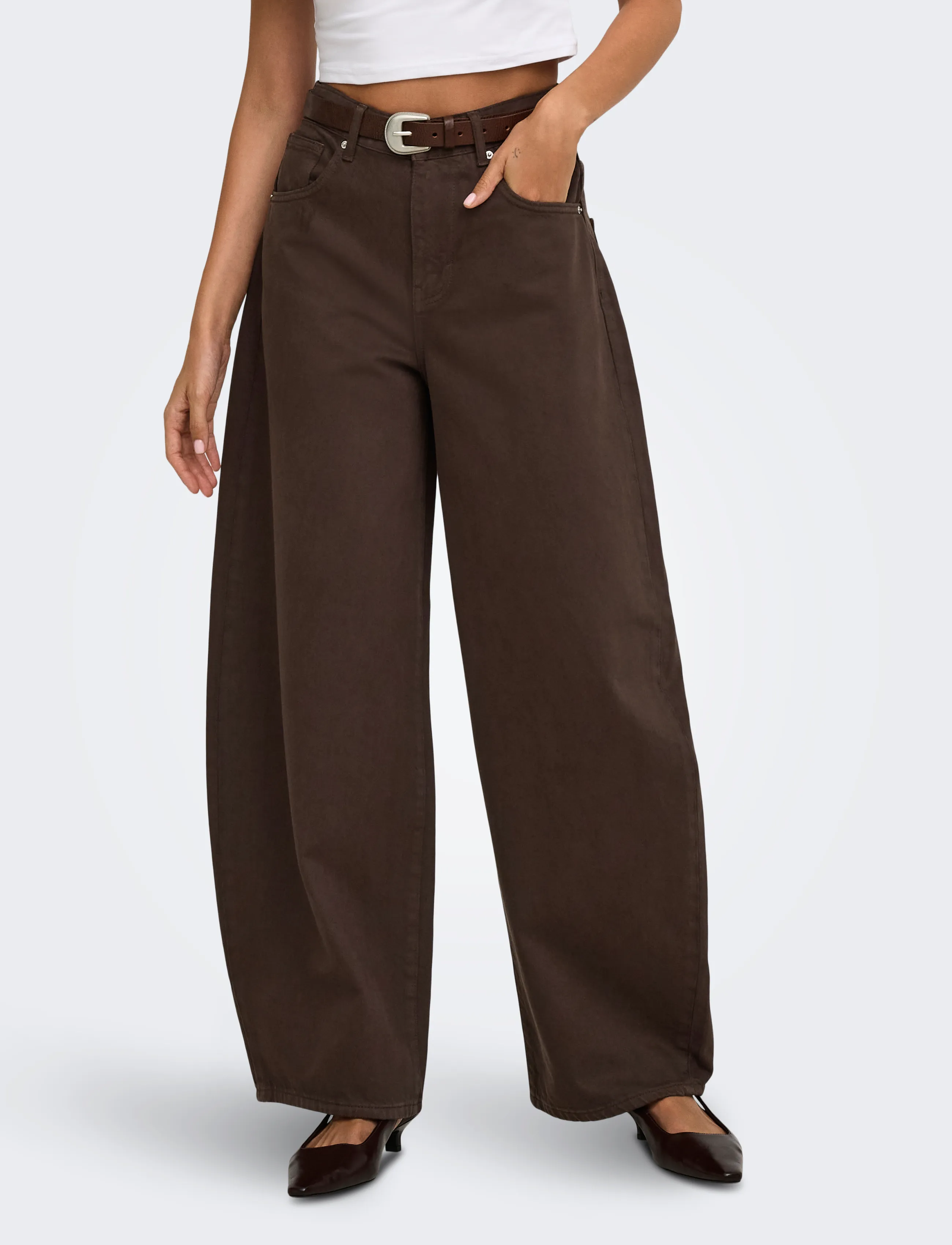 ONLY ONLTAYLOR HW BARREL BROWN DNM AZG320 - Barrel Jeans - DARK BROWN DENIM / brown