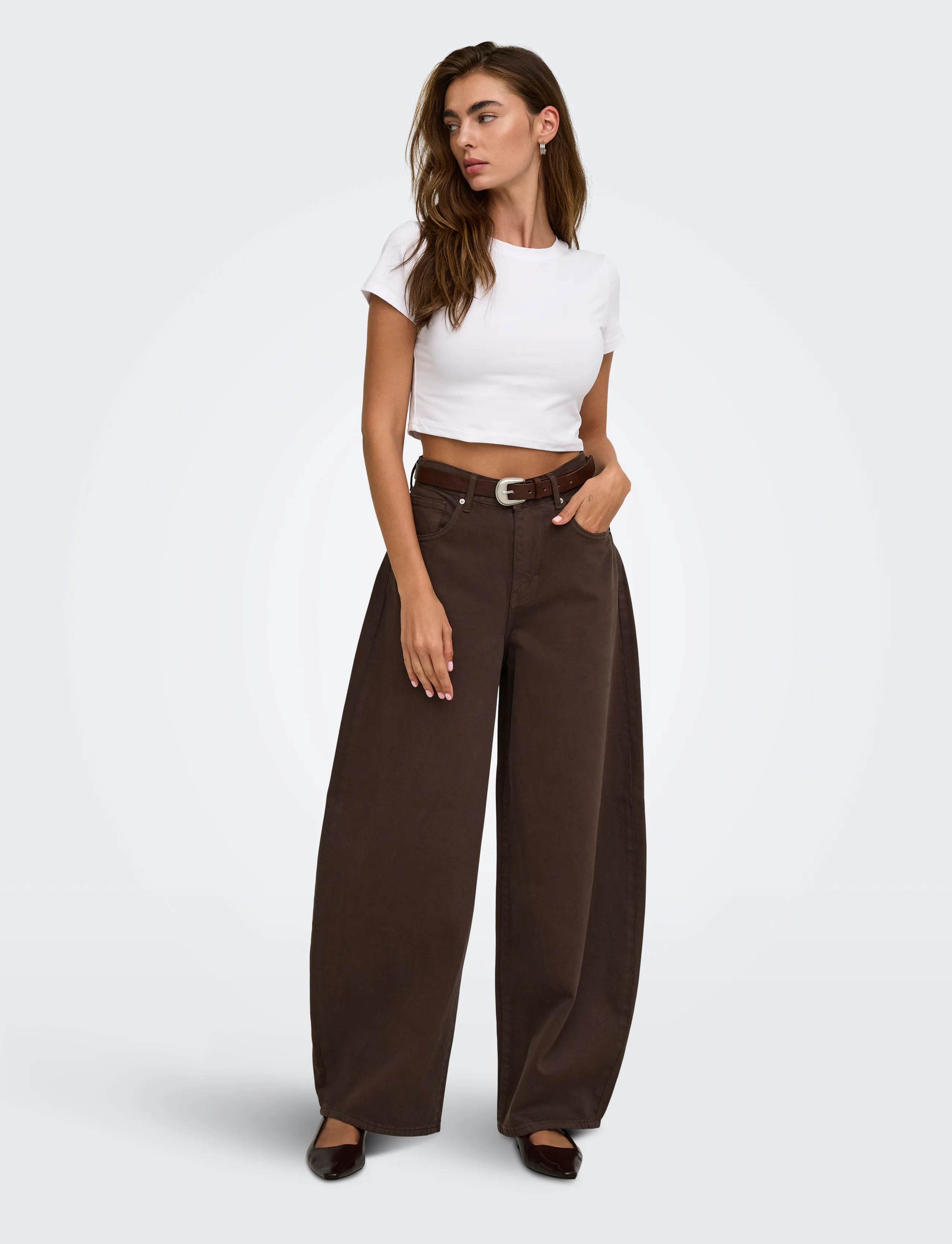 ONLY - ONLTAYLOR HW BARREL BROWN DNM AZG320 - barrel jeans - dark brown denim - 4