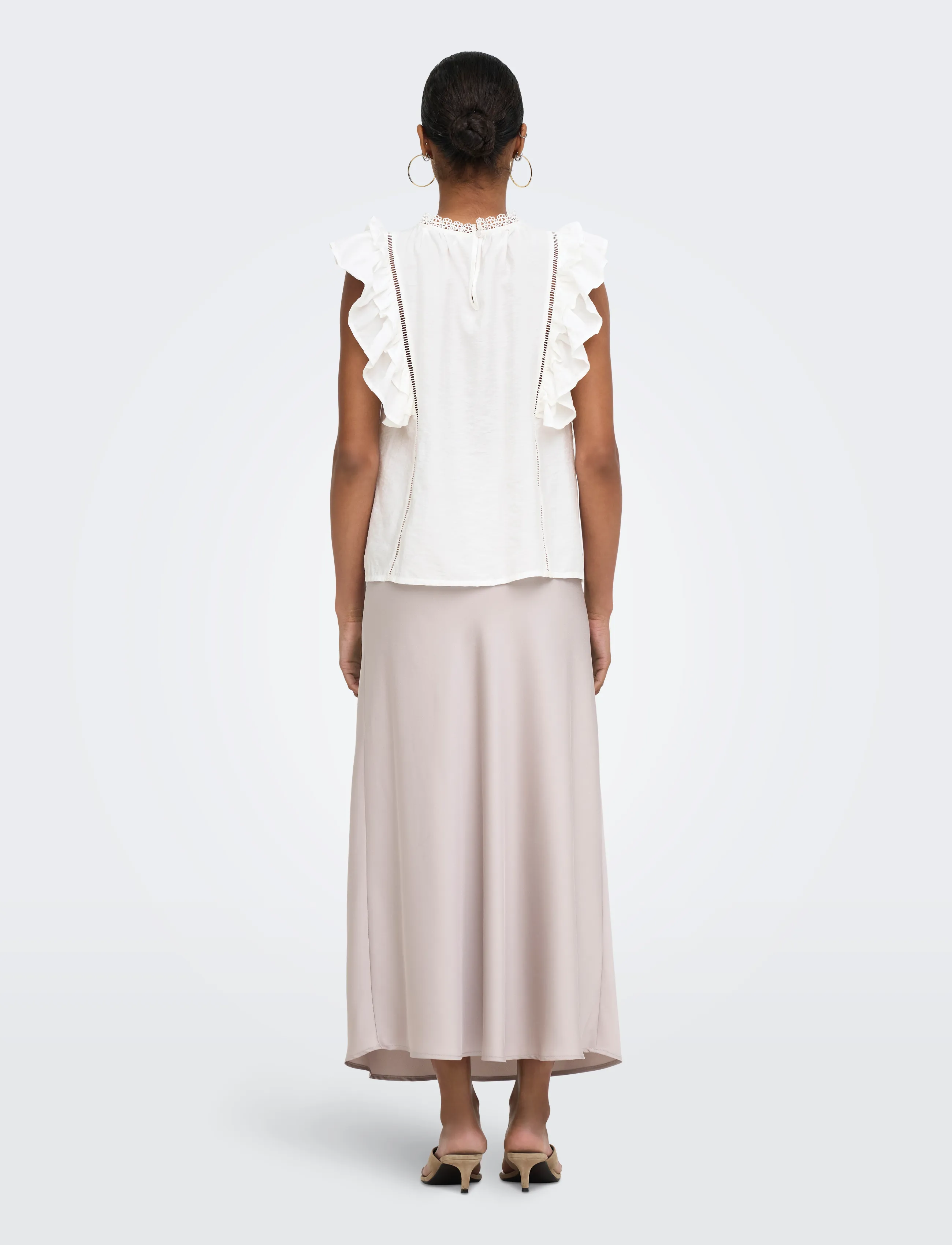 ONLY - ONLLUNA SL FRILL TOP WVN - varrukateta pluusid - cloud dancer - 3