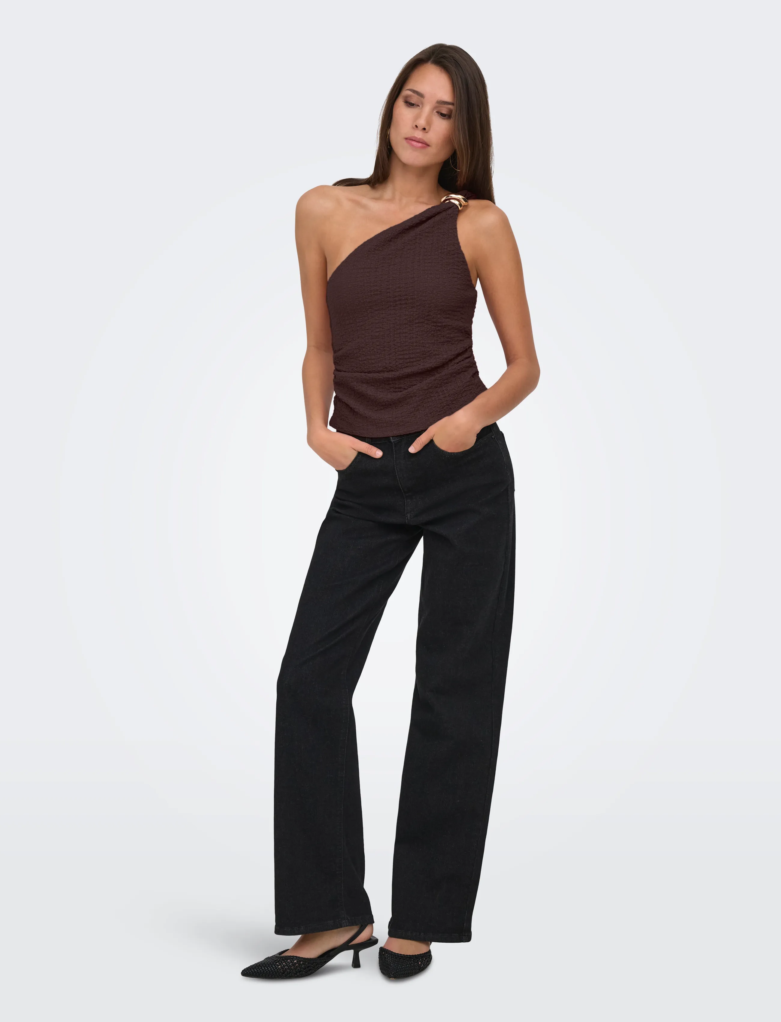 ONLY - ONLERIKKA ASSYMETRIC CRINKLE TOP PNT - varrukateta topid - coffee bean - 4