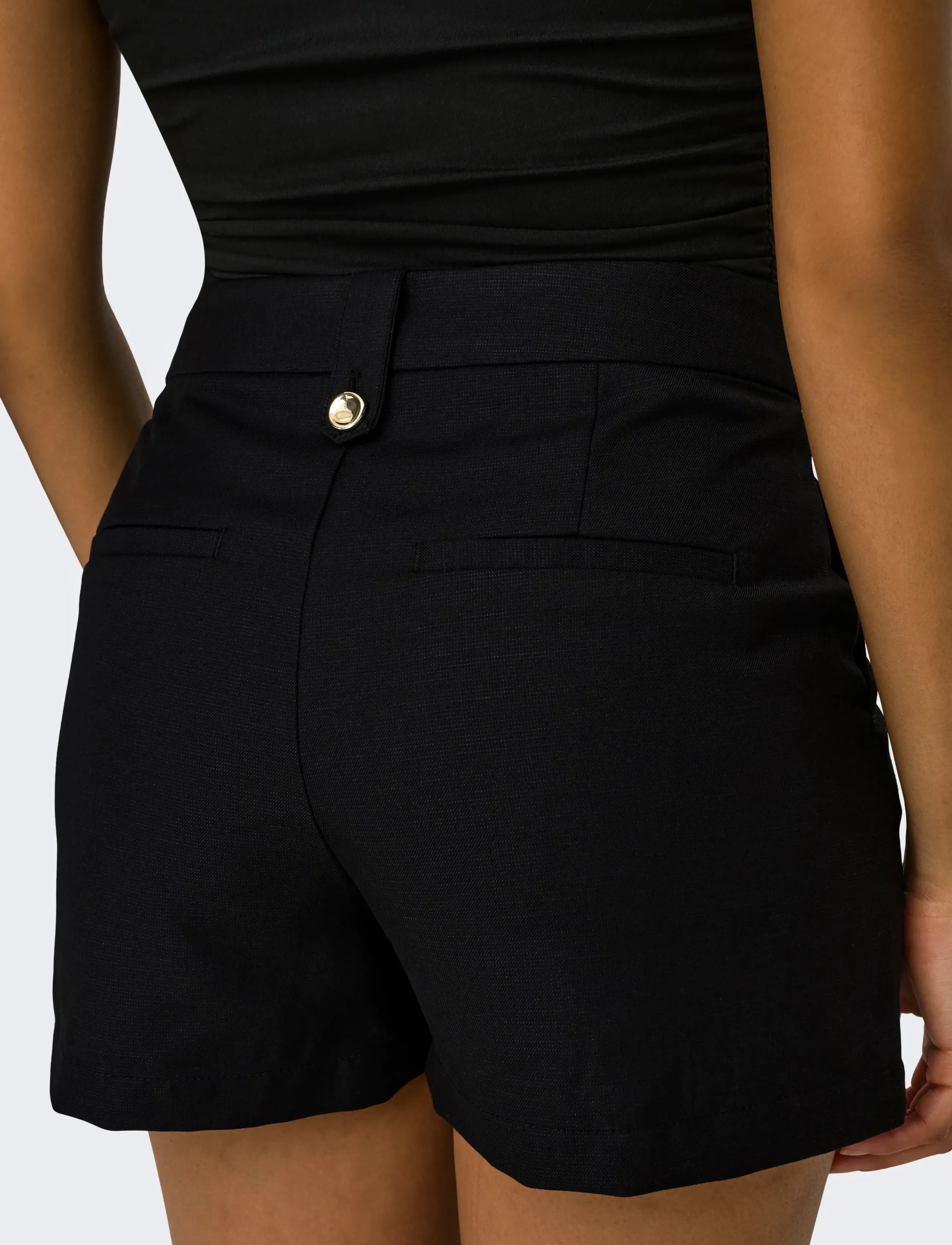 ONLY - ONLBAIA HW LINEN BL SHORTS TLR - lühikesed vabaajapüksid - black - 5