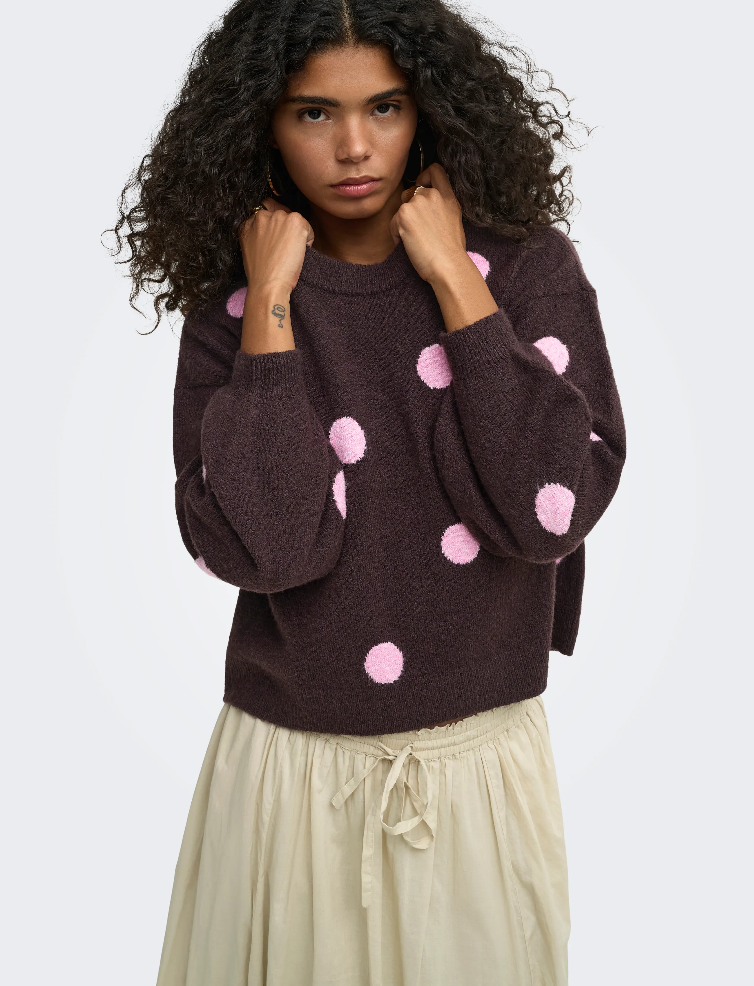 ONLY - ONLRICA LS DETAIL O-NECK CC KNT - stickade tröjor - fudge - 5