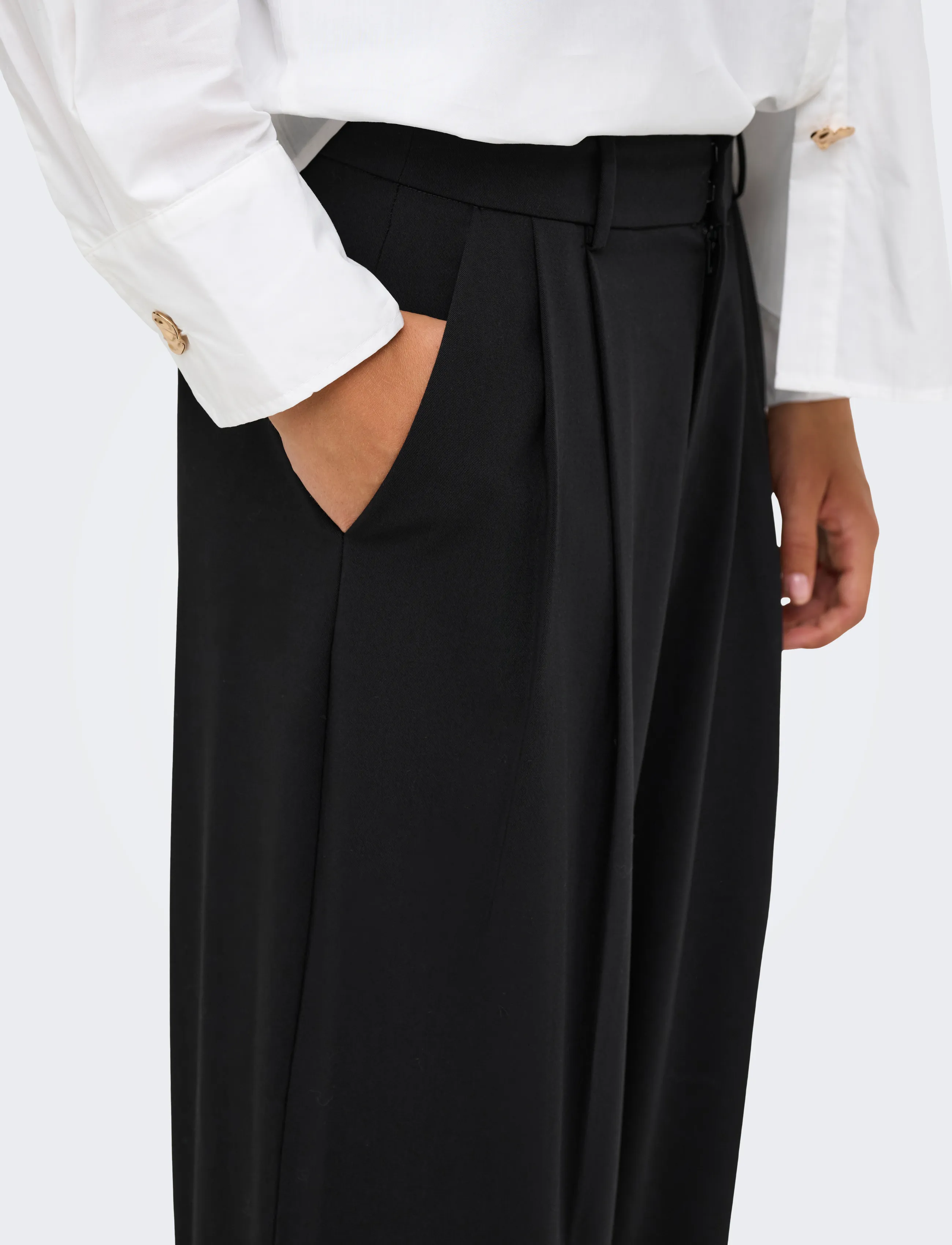 ONLY - ONLSONJA HW WIDE PLEAT PANT TLR NOOS - black - 5