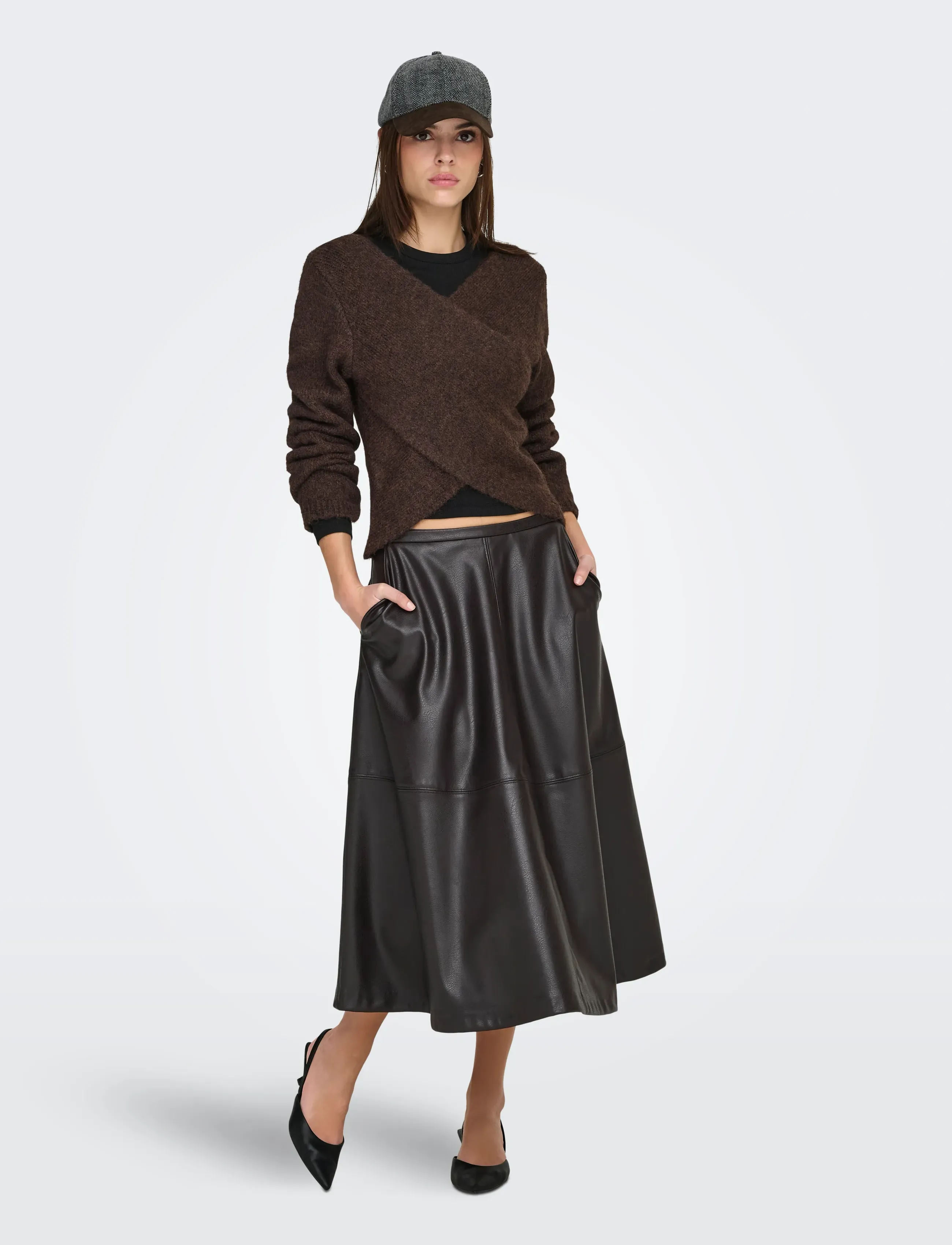 ONLY - ONLZAGGIE LIFE LS V-NECK REVERSIB EX KNT - seal brown - 4